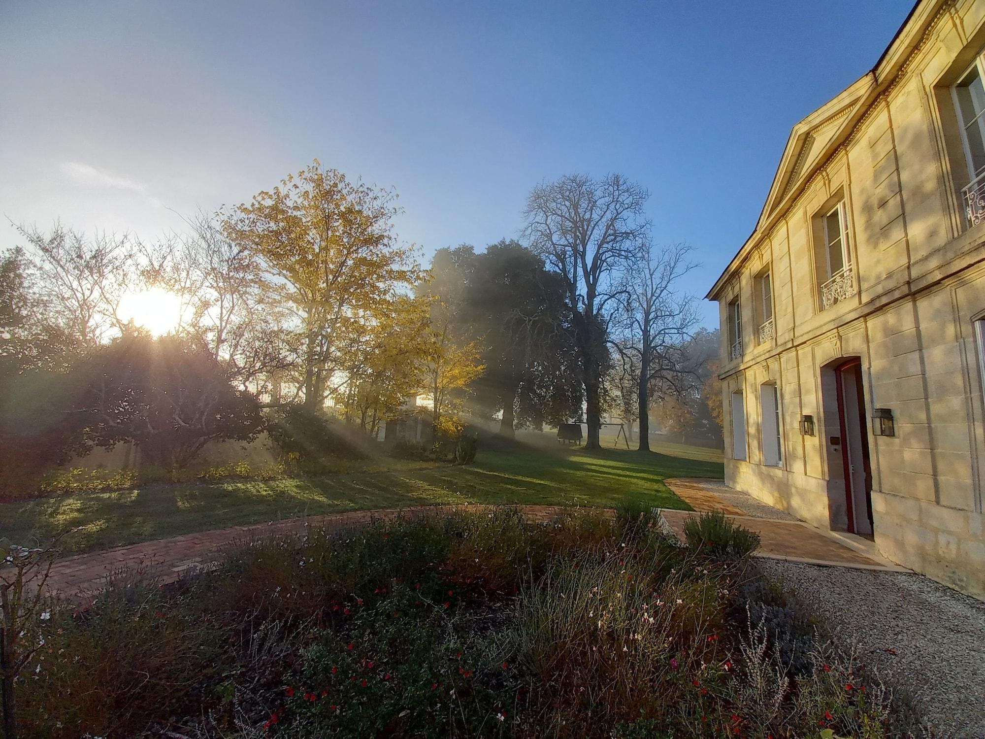 Vista Exterior Château Ormes de Pez