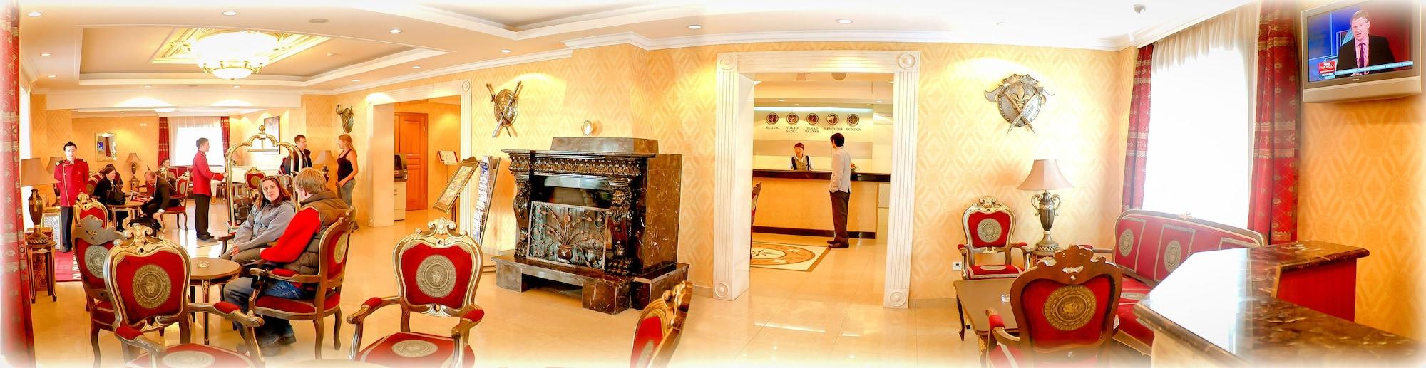 Vista Lobby White House Hotel