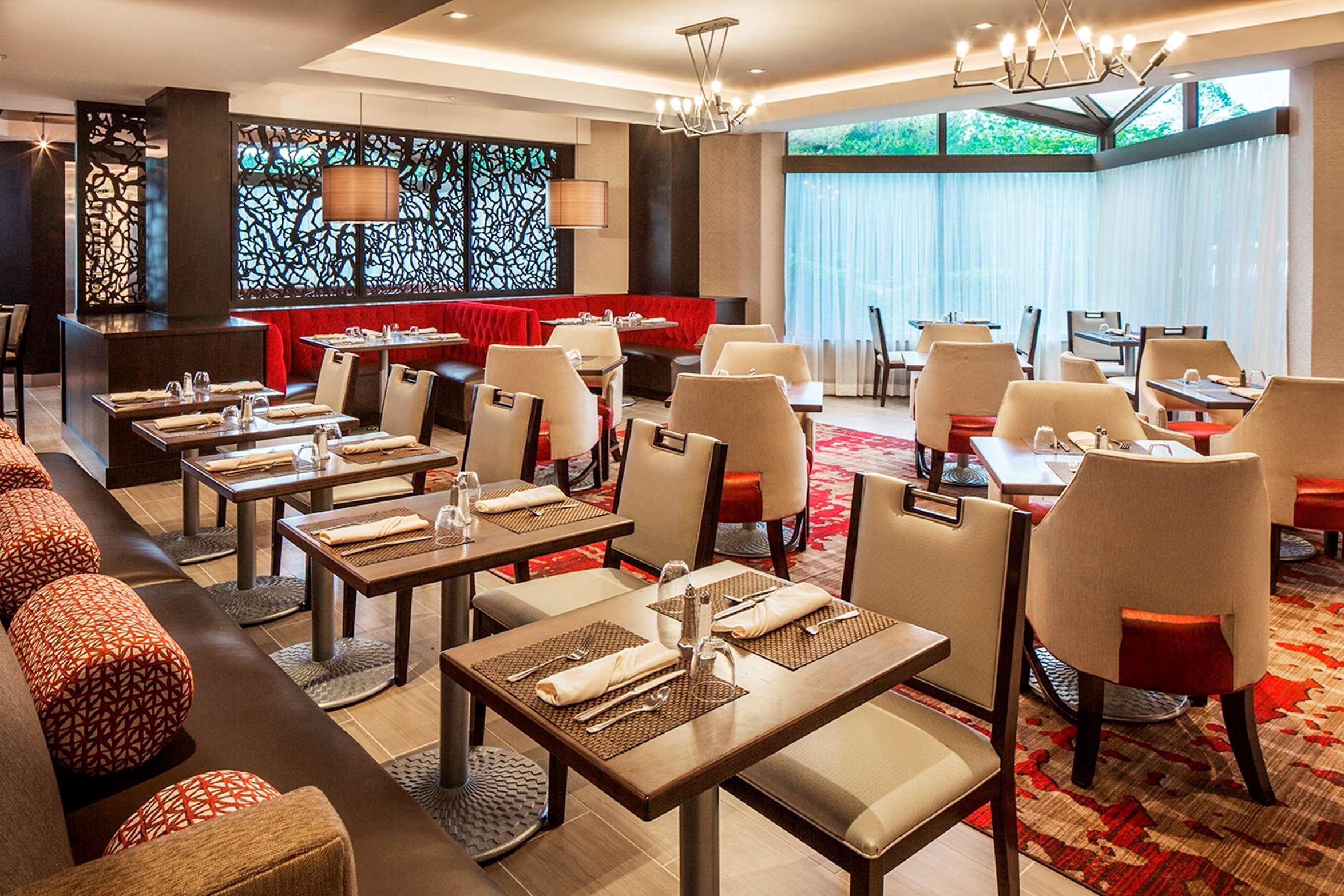 Restaurant DoubleTree by Hilton Hotel Largo/Washington DC