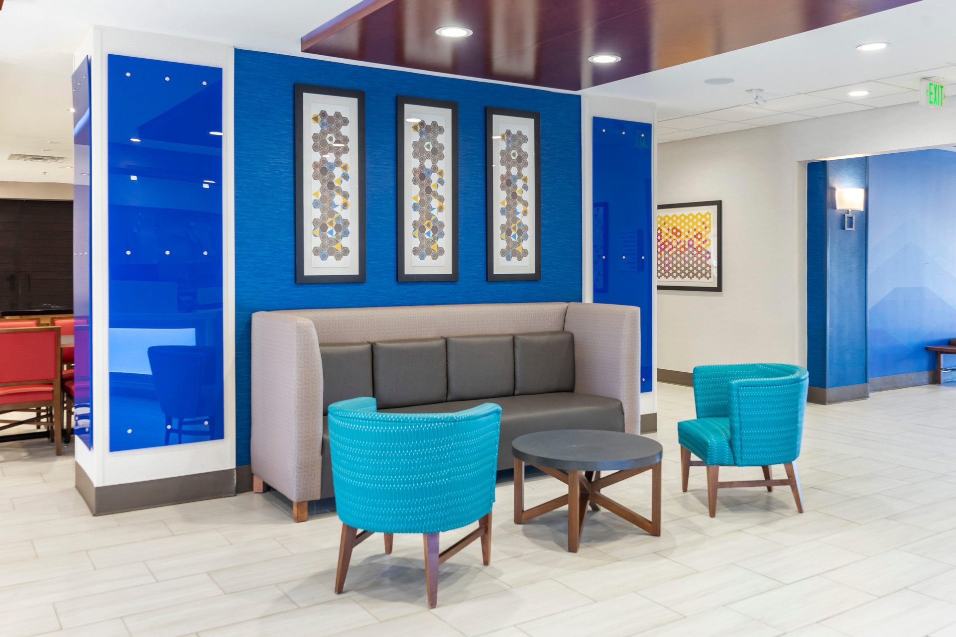 Vista Lobby Holiday Inn Express Hotel & Suites Albuquerque Midtown by IHG