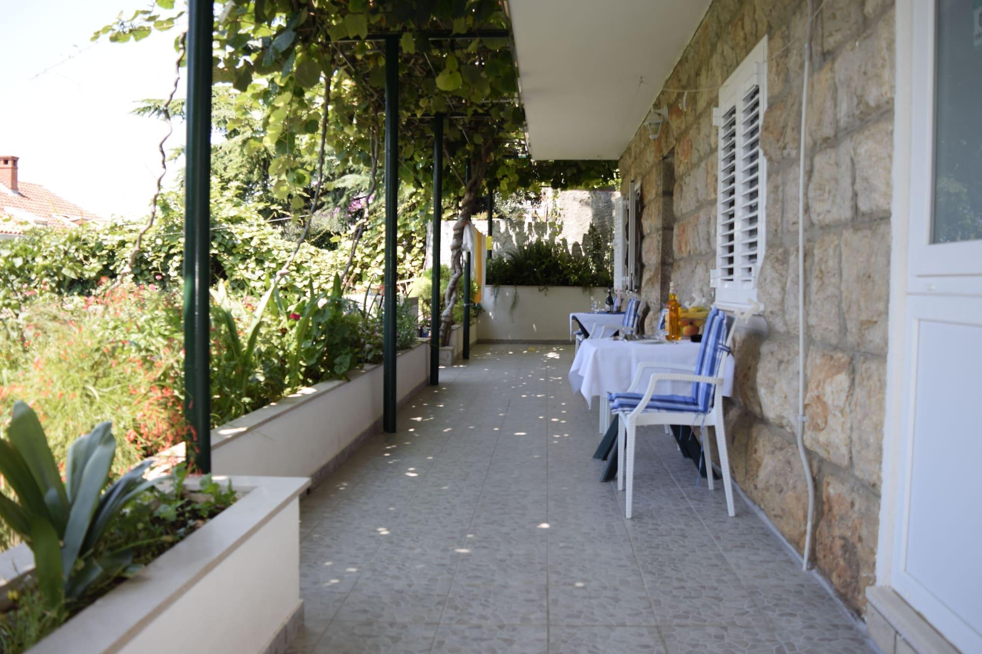 Vista Lobby Jele Rooms