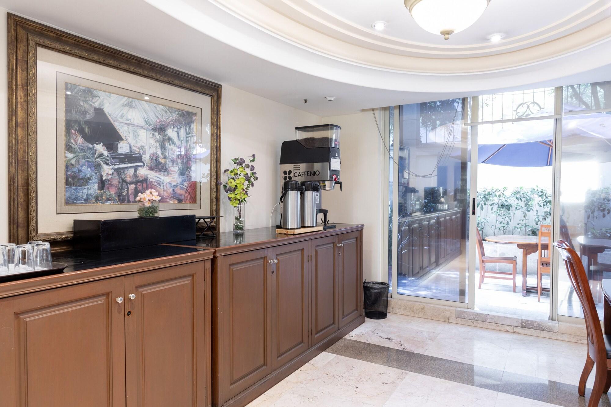 Restaurant Capitalia Living Apartments J Verne