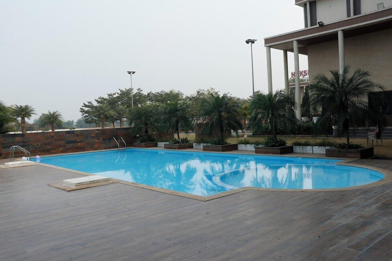 Vista Piscina Nakshatra Hotel & Resort in Khargone