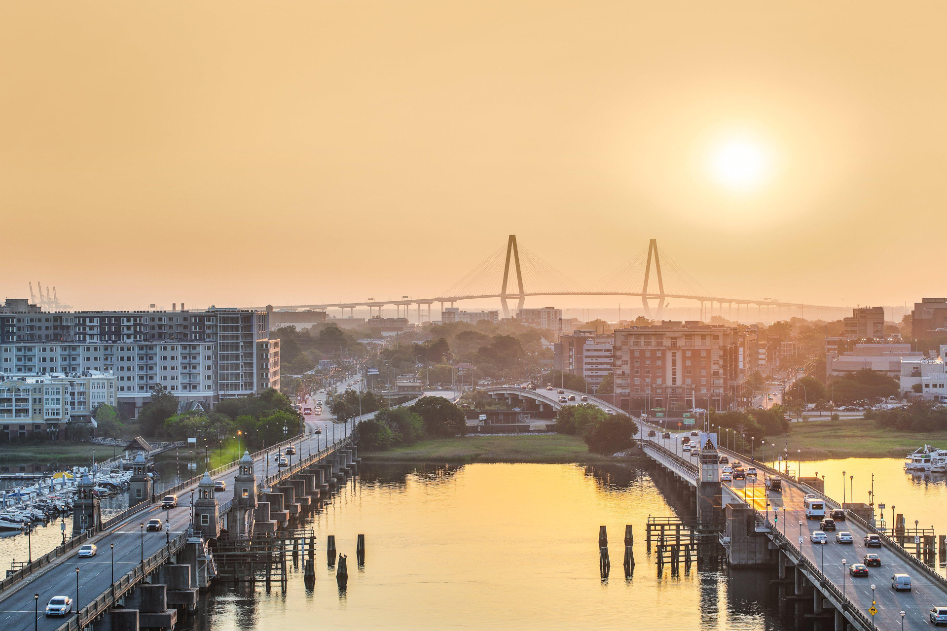 Vista Exterior Holiday Inn Charleston Riverview by IHG