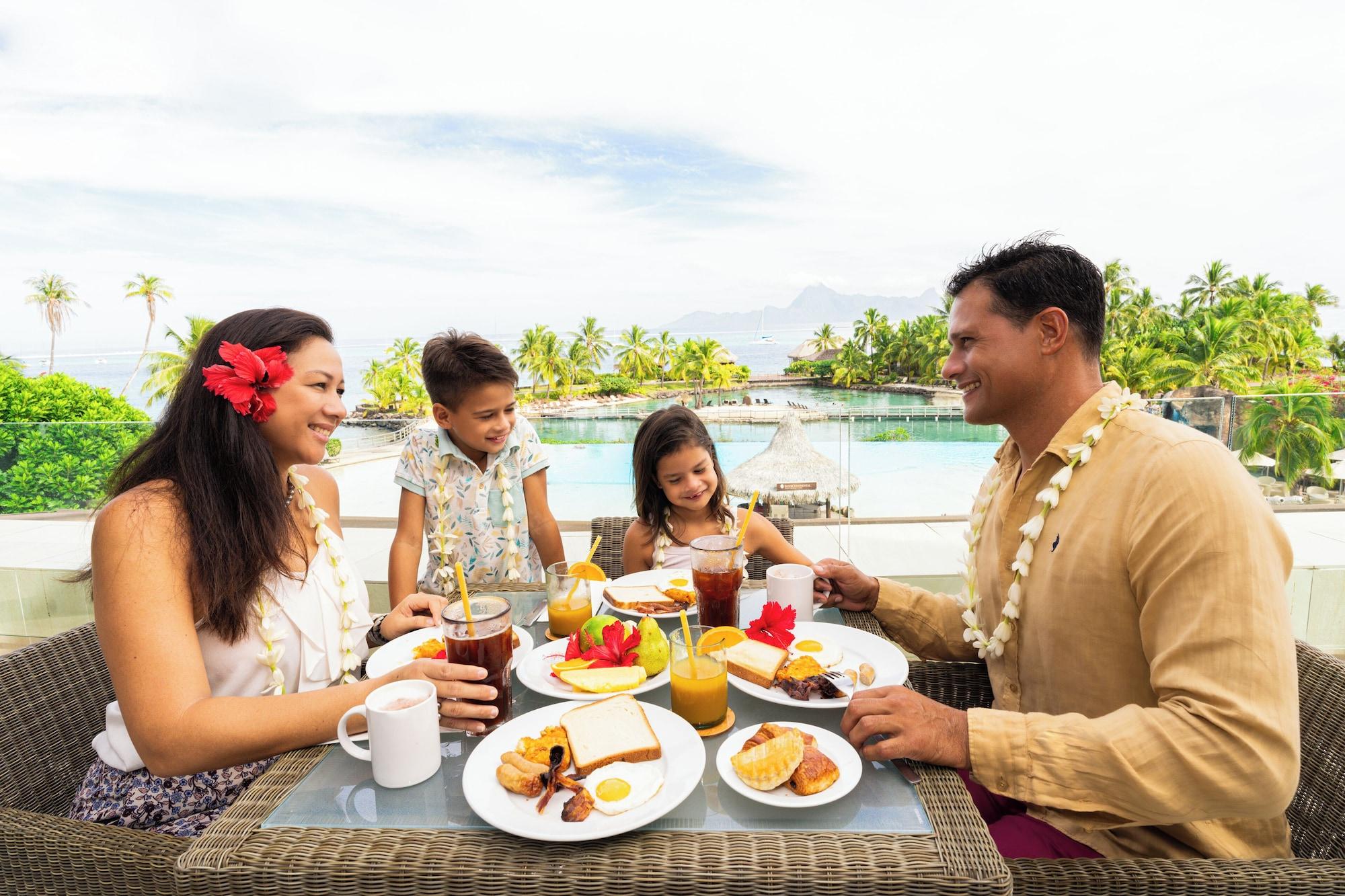 Restaurant InterContinental Resort Tahiti by IHG