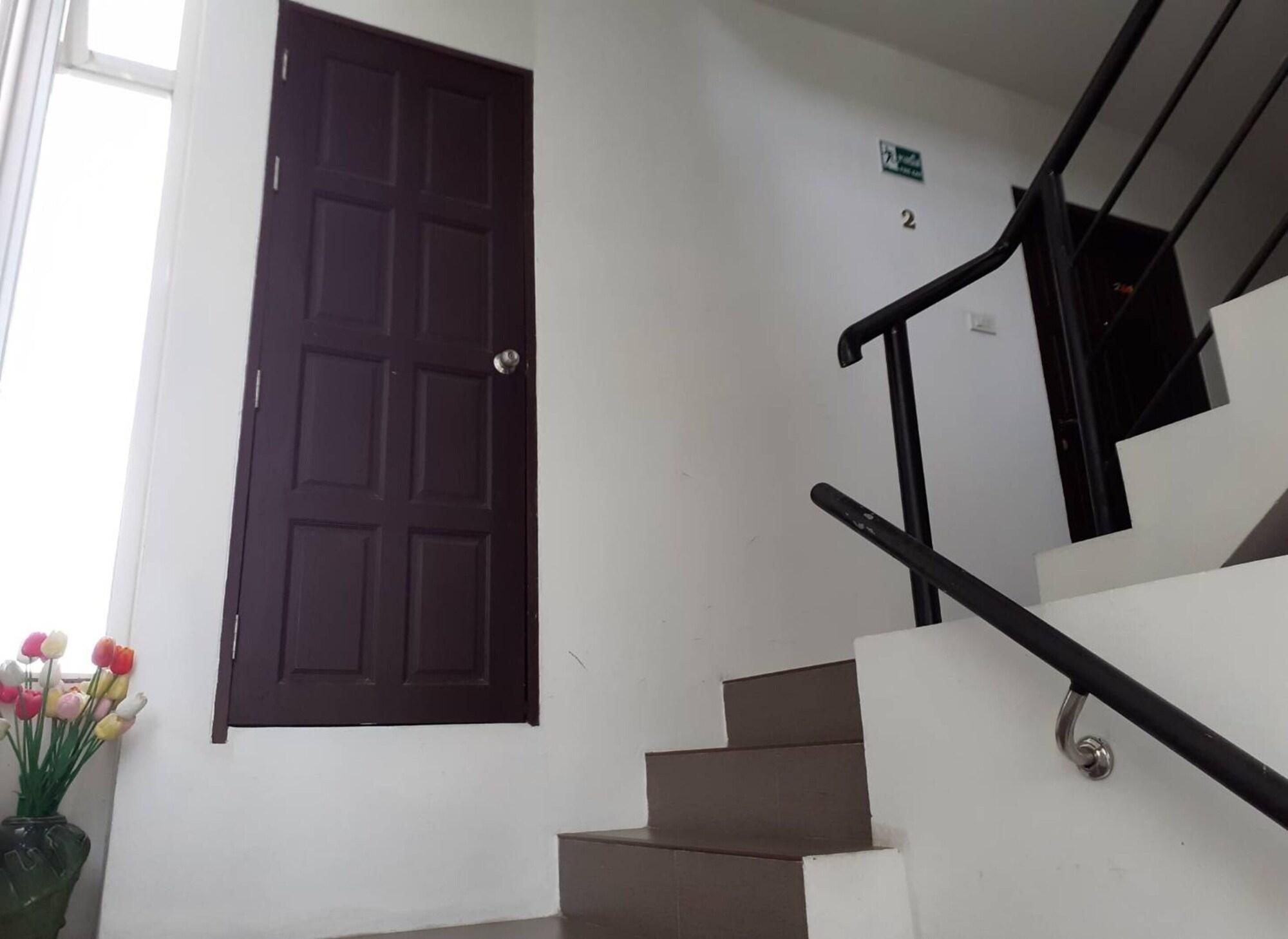 Varios Nicha Residence
