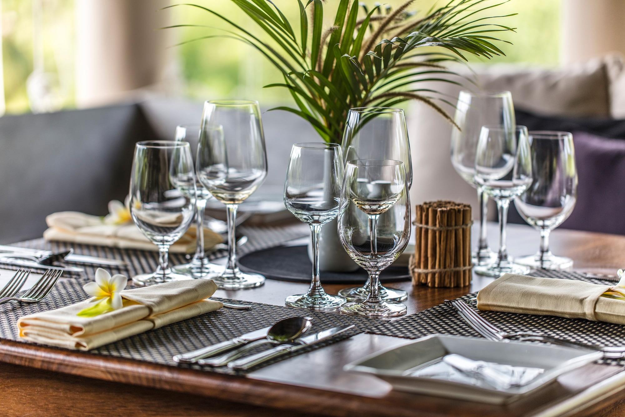 Restaurant Villa Mayurana By Edwards Collection