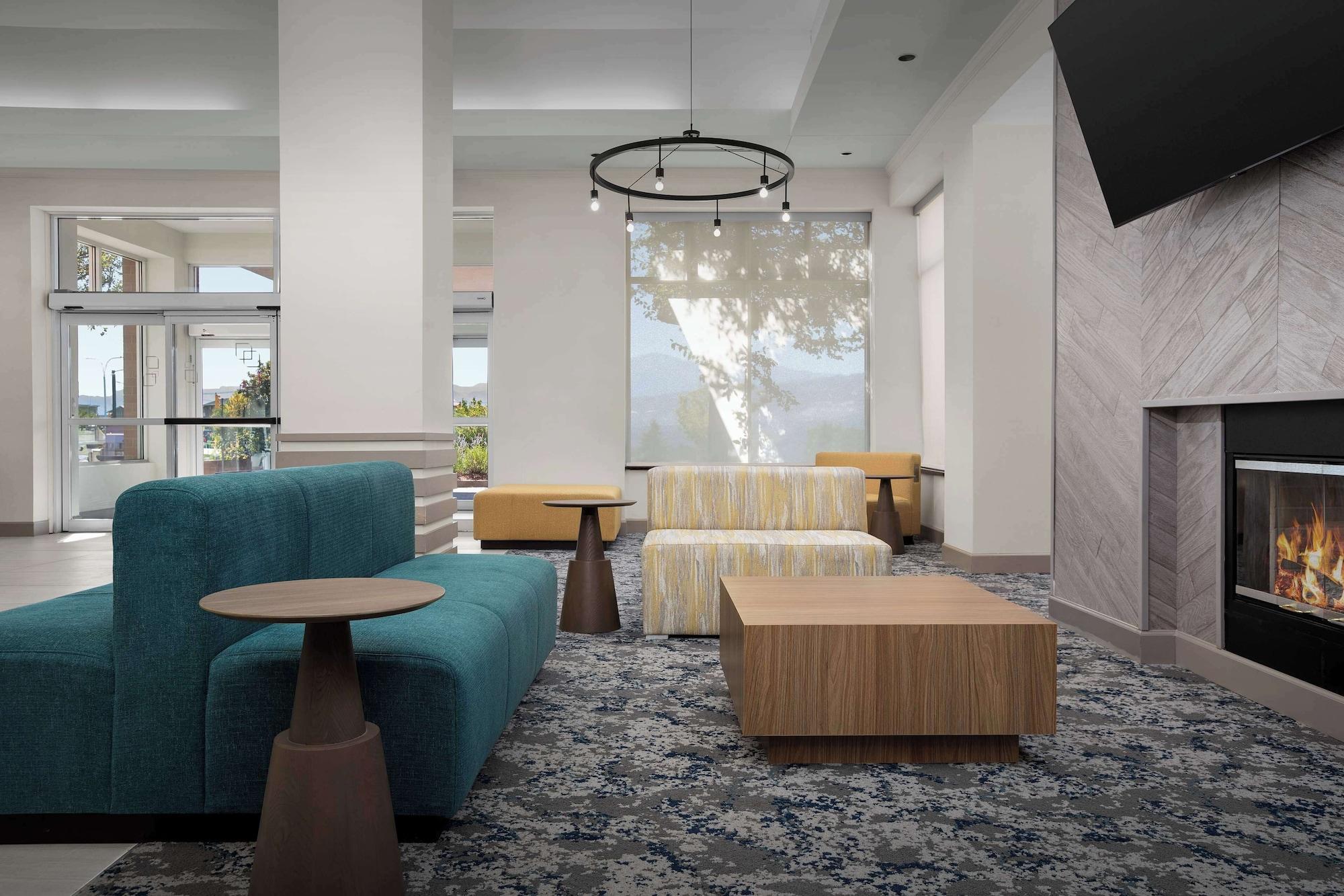 Vista Lobby Hilton Garden Inn Colorado Springs North Air Force Academy