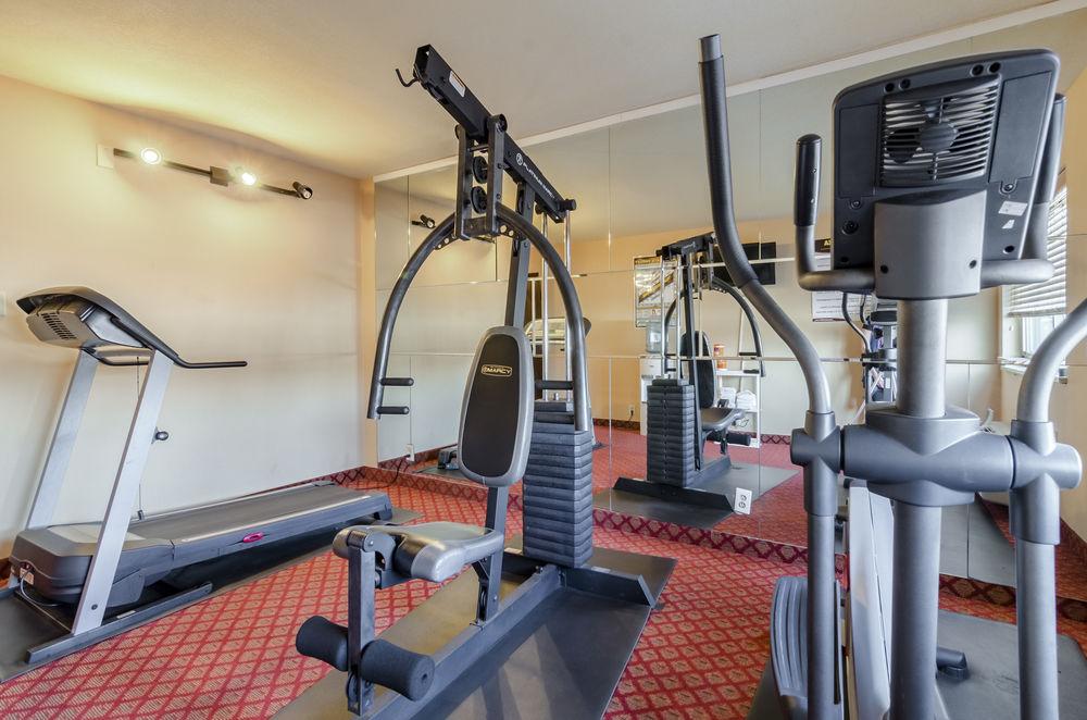 Gimnasio Rodeway Inn Hutchinson Area