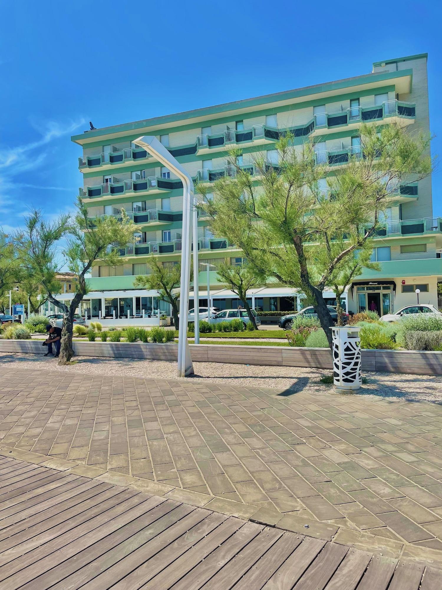 Vista Exterior Hotel Metropol