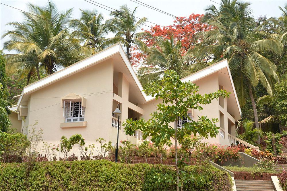 Varios Farmagudi Hill Retreat