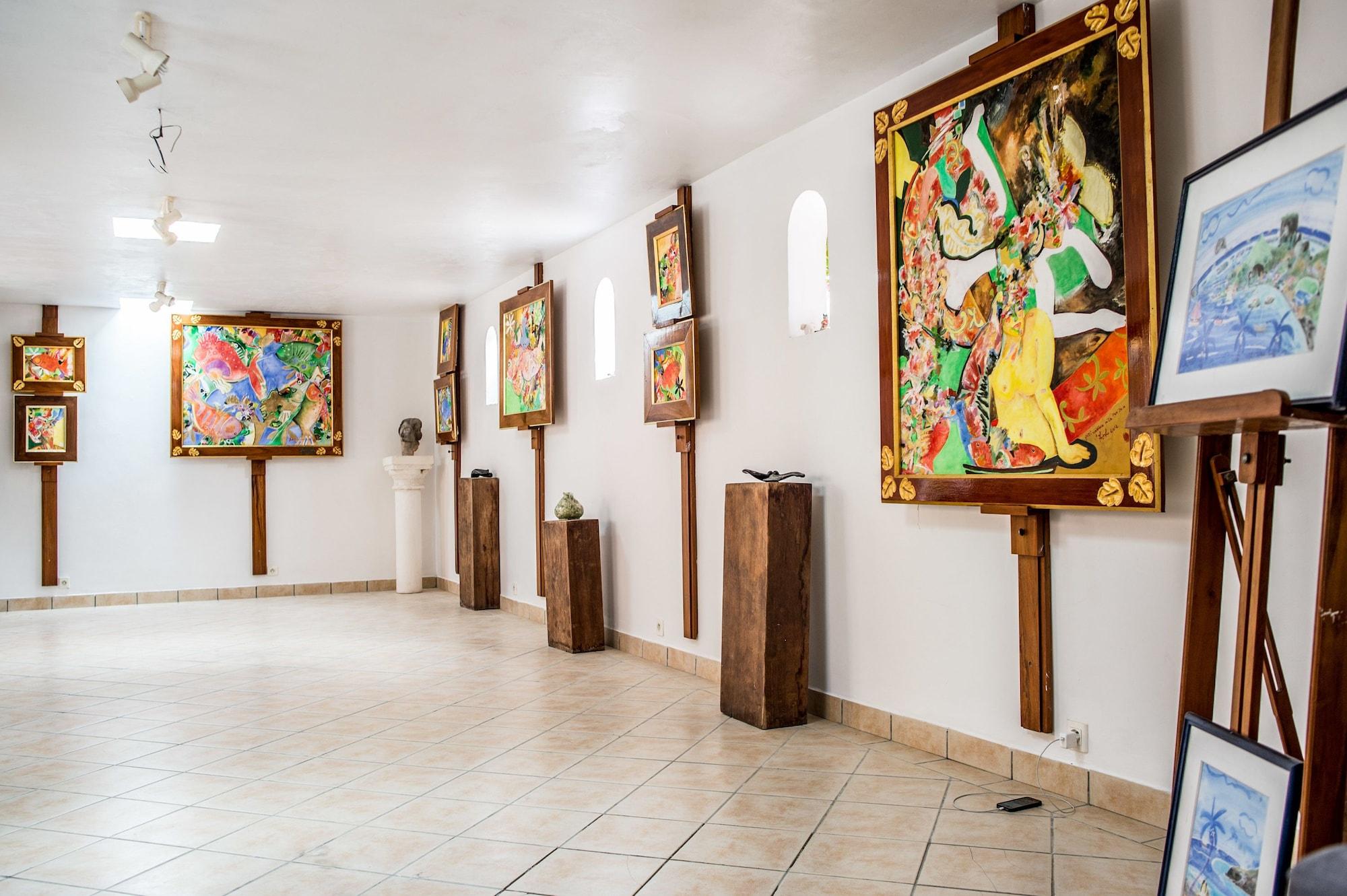 Vista Lobby Villa Yrondi