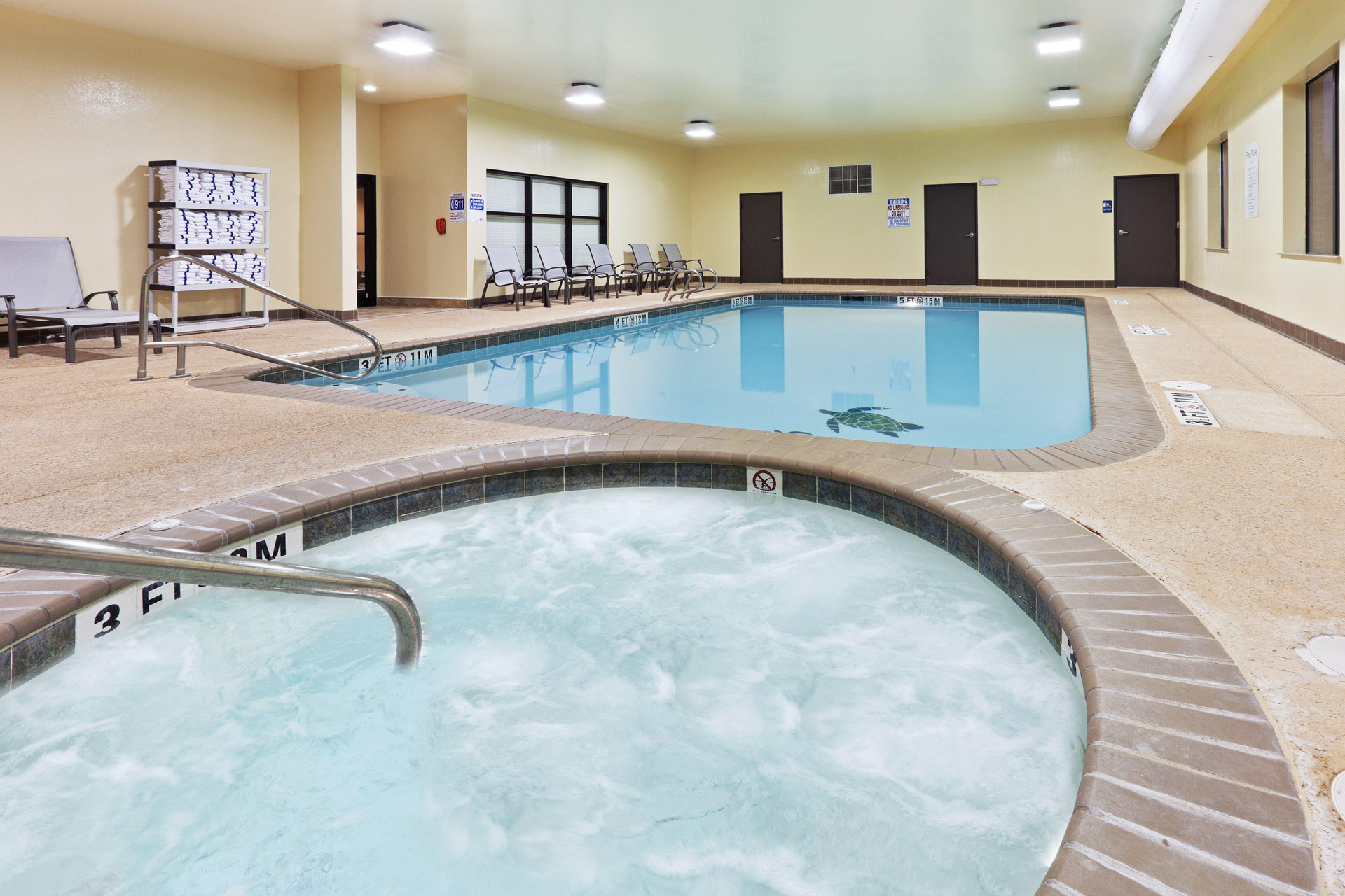 Vista Piscina Holiday Inn Express and Suites Lubbock Southwest W