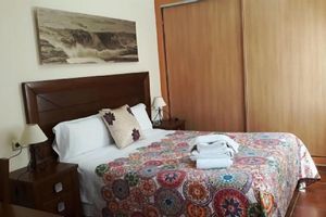 Alquiler Vacacional - Courtyard Housein Edif. Toledo Magico for 7 people.