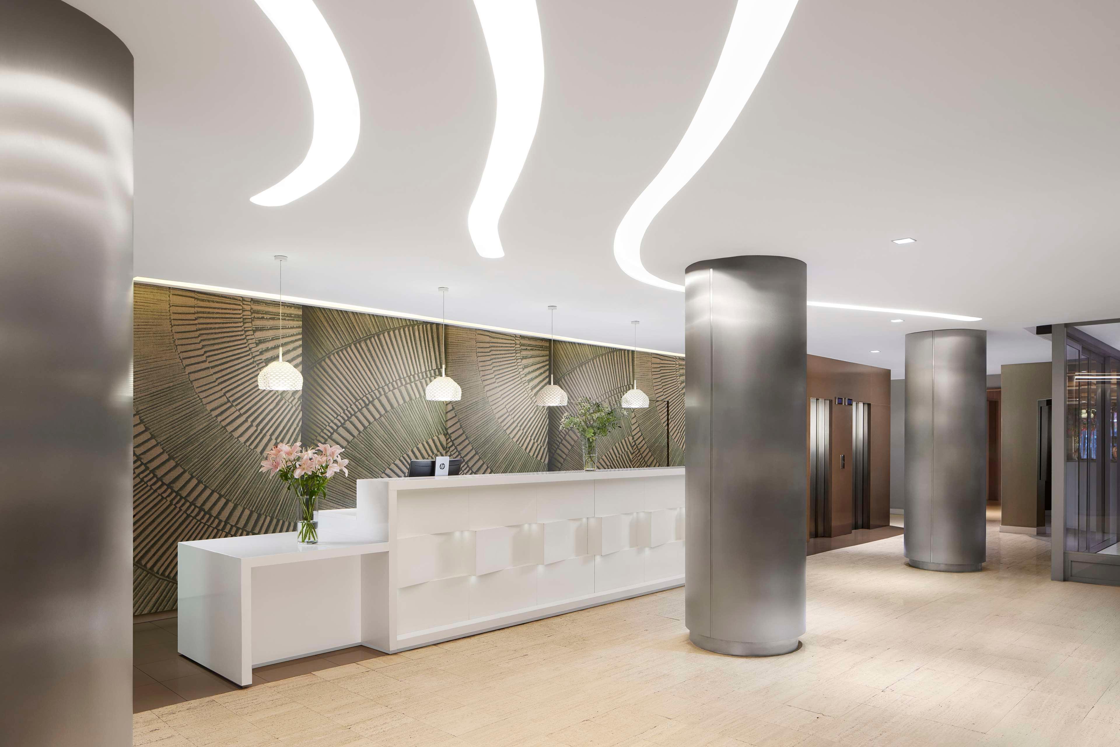 Vista Lobby NH Madrid Zurbano