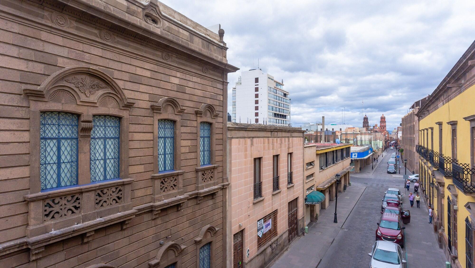 Vista Exterior Petit Hostel