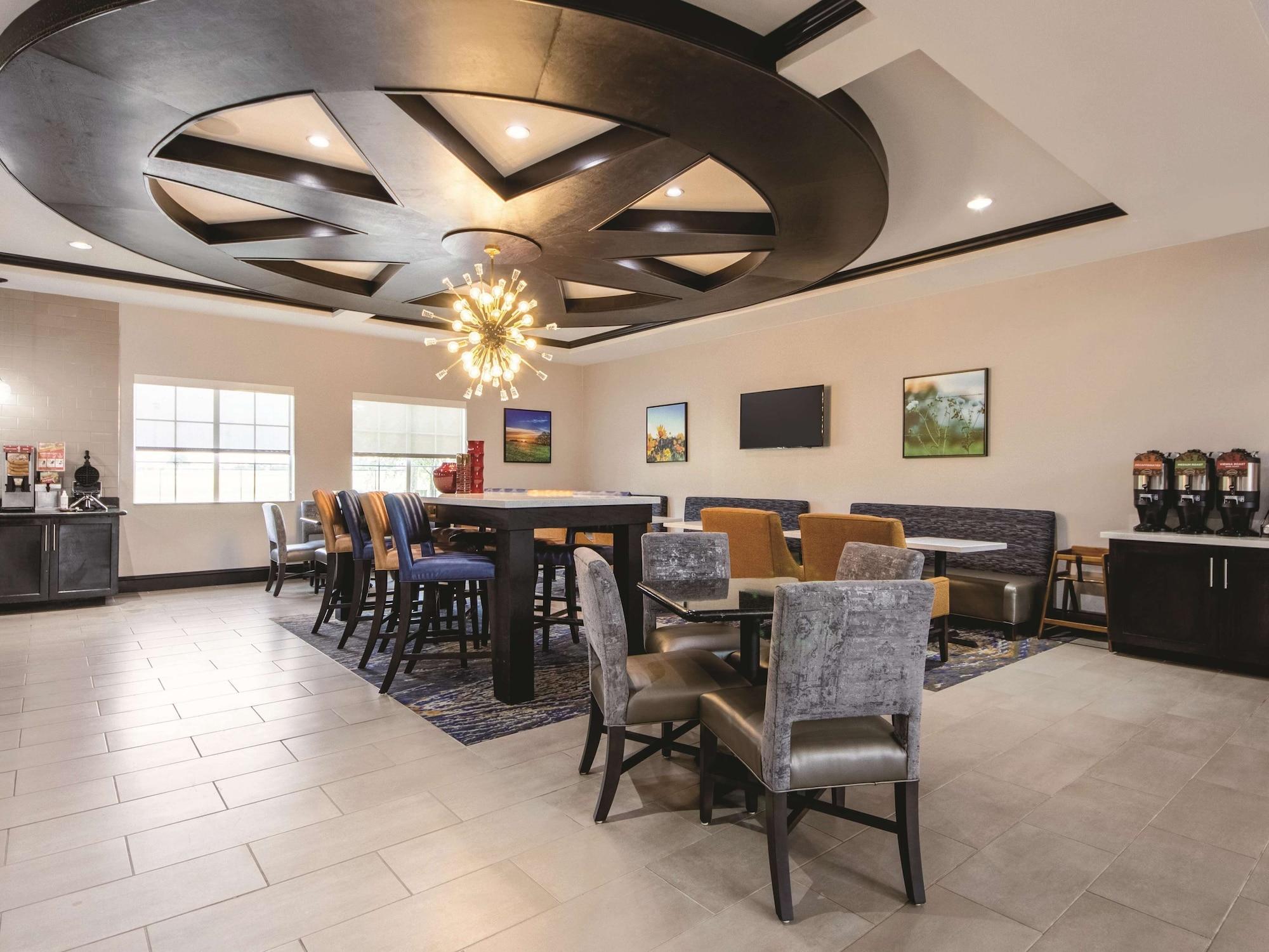 Restaurant La Quinta Inn & Suites by Wyndham McKinney