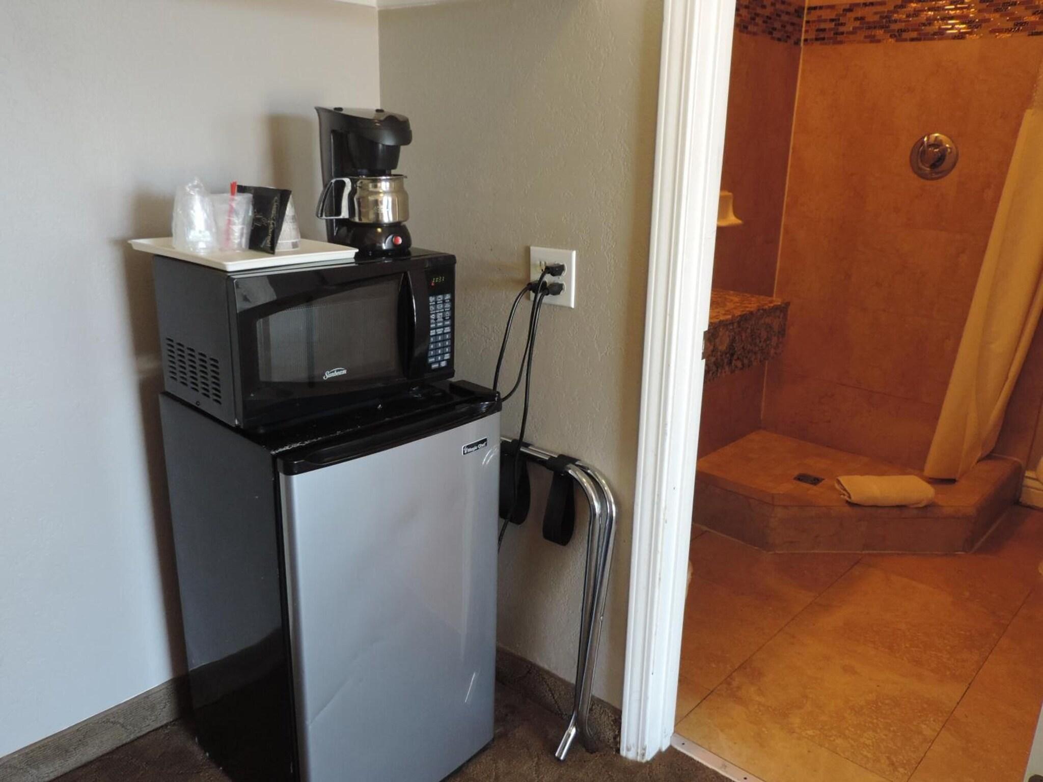 Vista Lobby Lotus of Lompoc - A Great Hospitality Inn