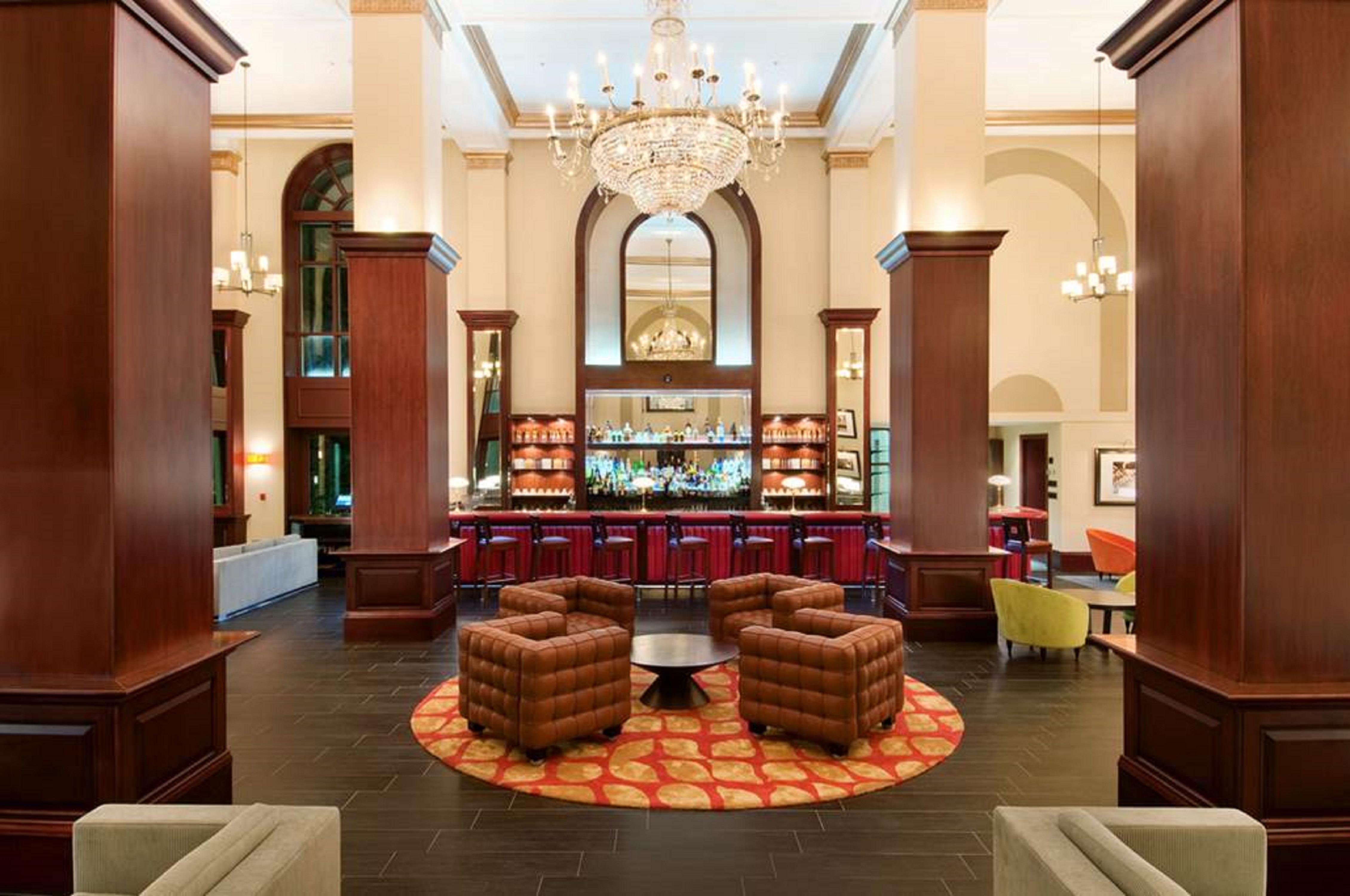 Bar/Salón British Colonial