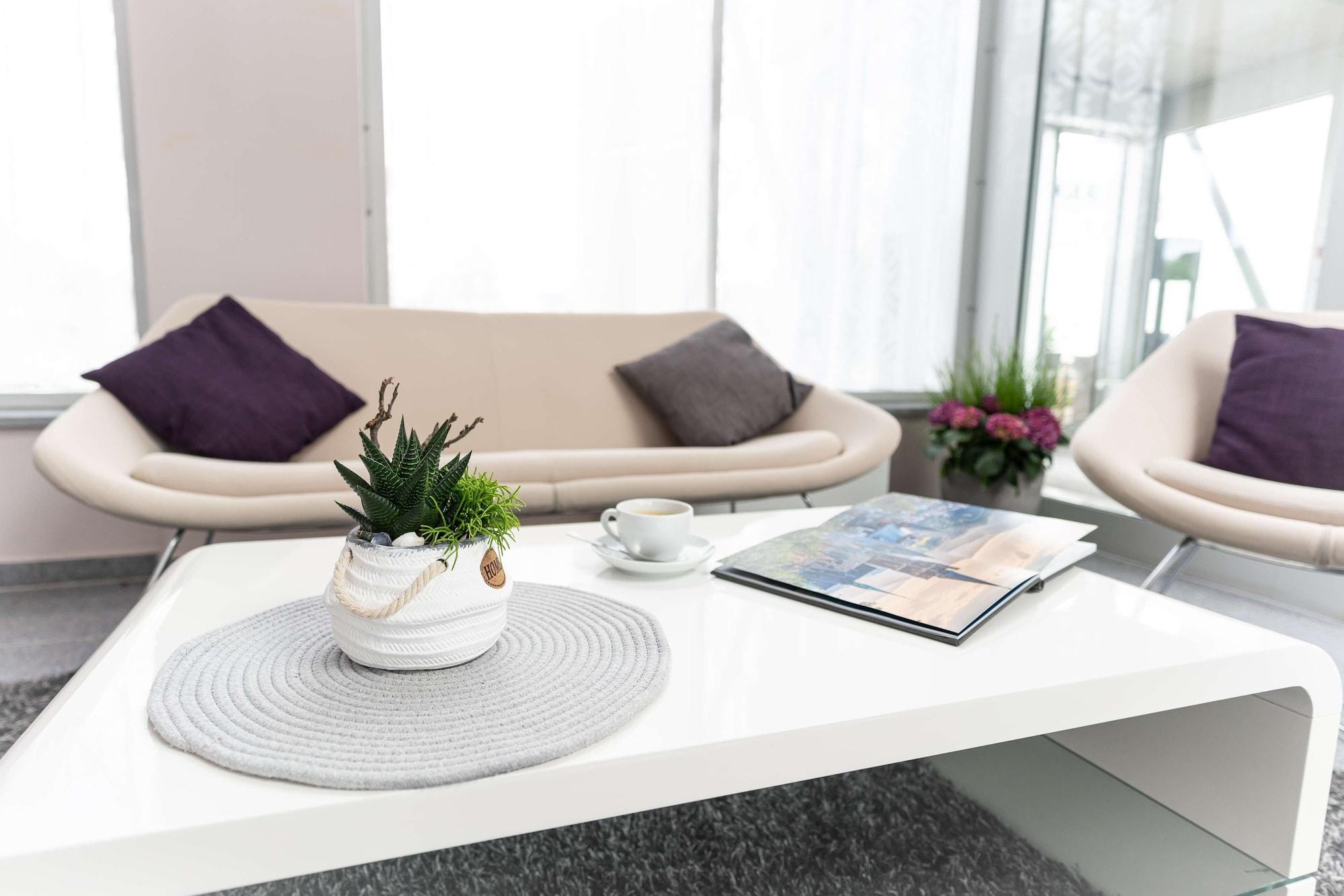 Vista Lobby elaya hotel wolfenbuettel ehemals Rilano 24/7 Hotel Wolfenbüttel