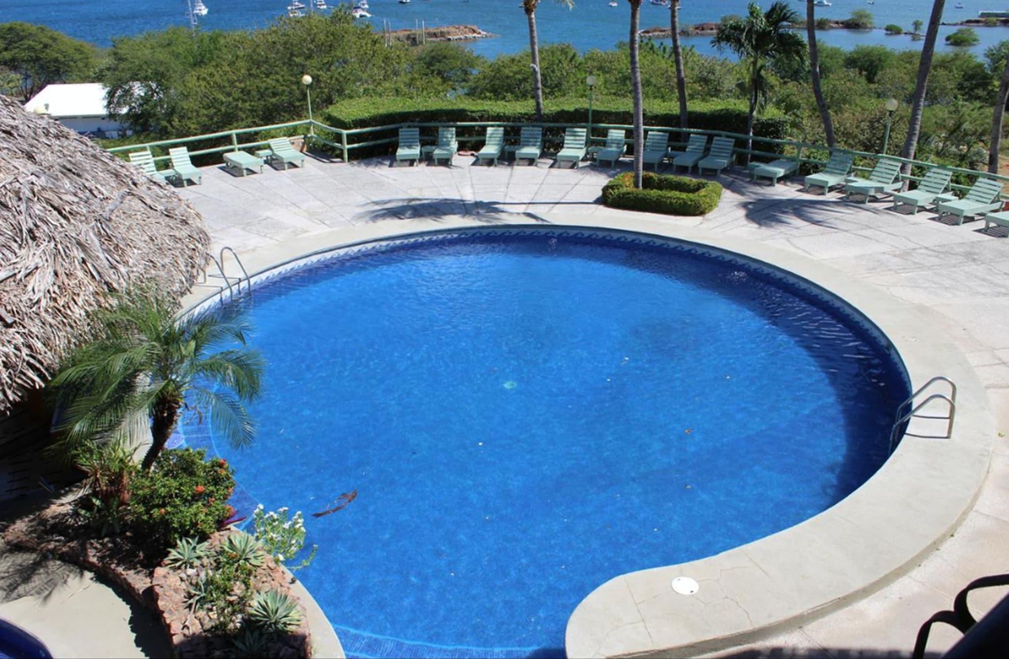 Varios Flamingo Marina Resort