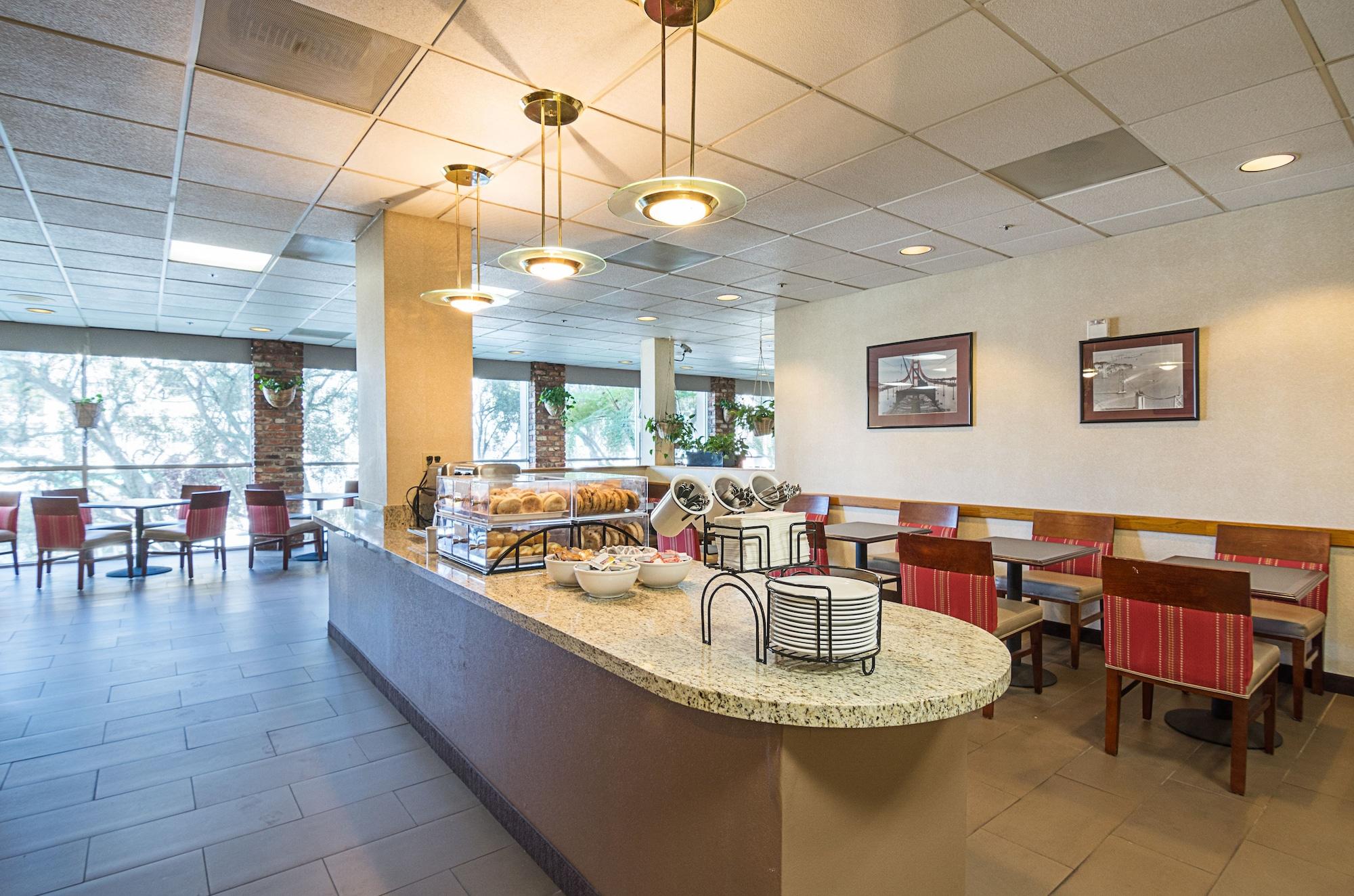 Restaurant Comfort Inn by the Bay