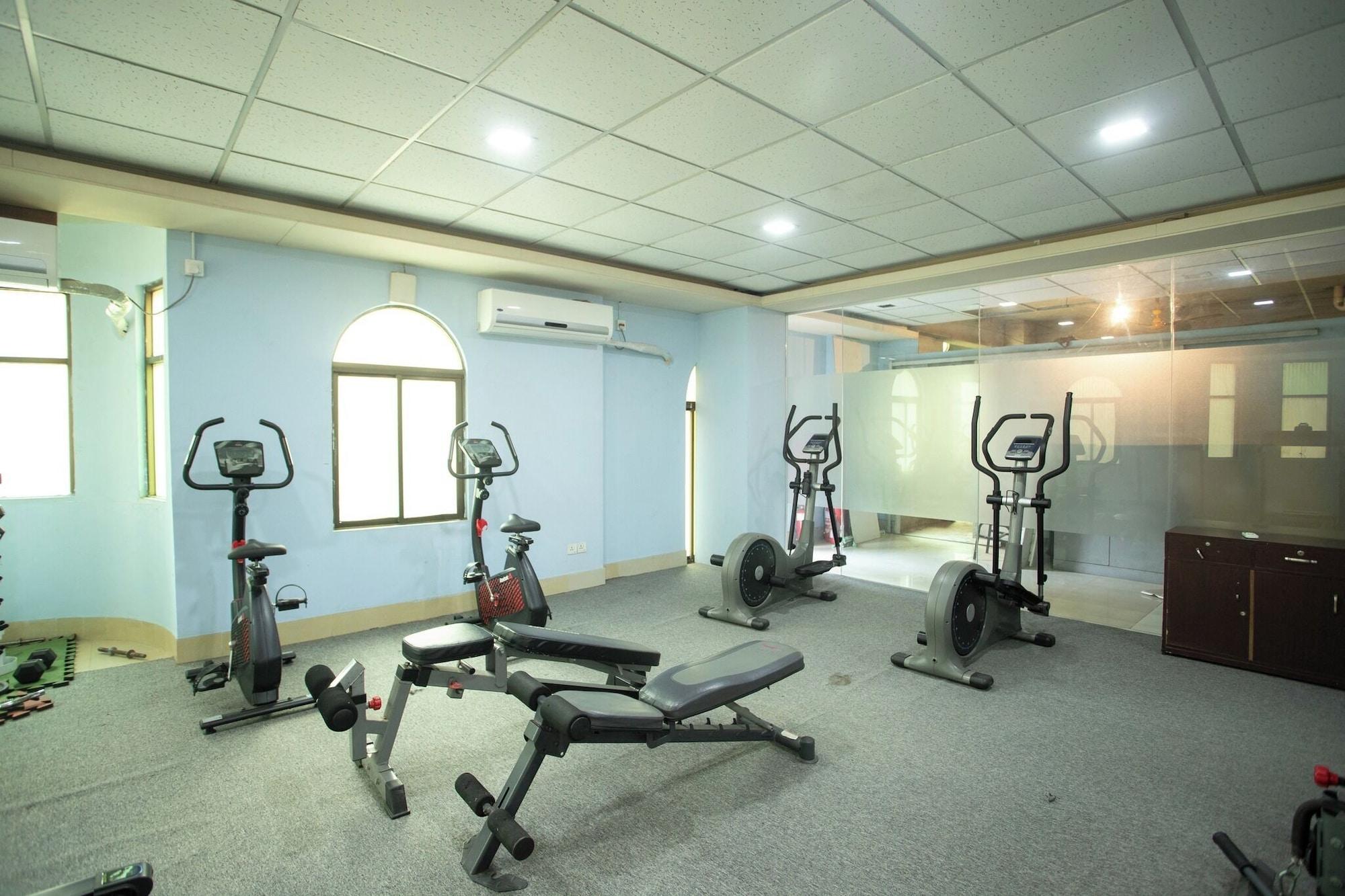 Gimnasio Sonargaon Royal Resort