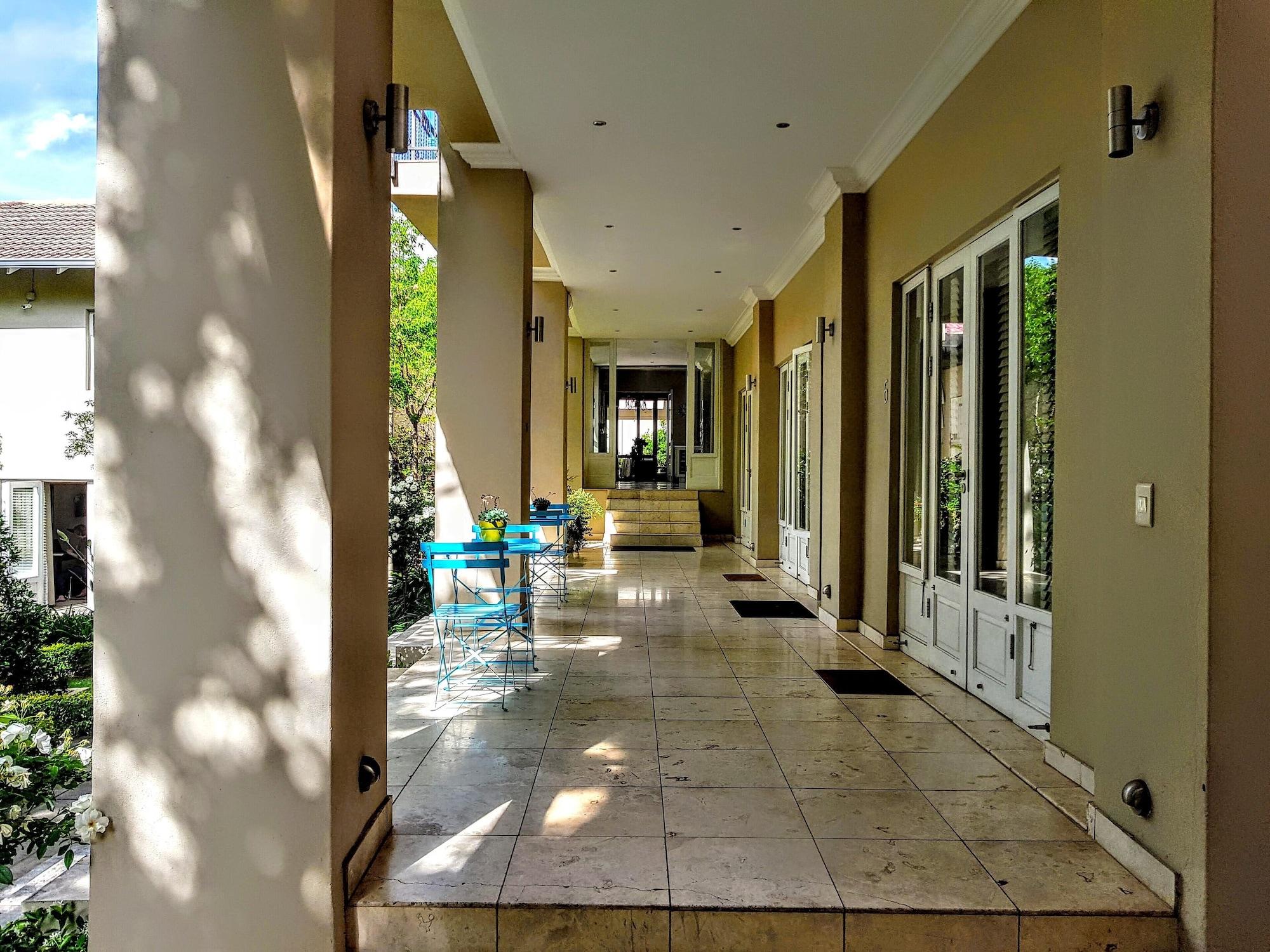 Vista Lobby Q on First