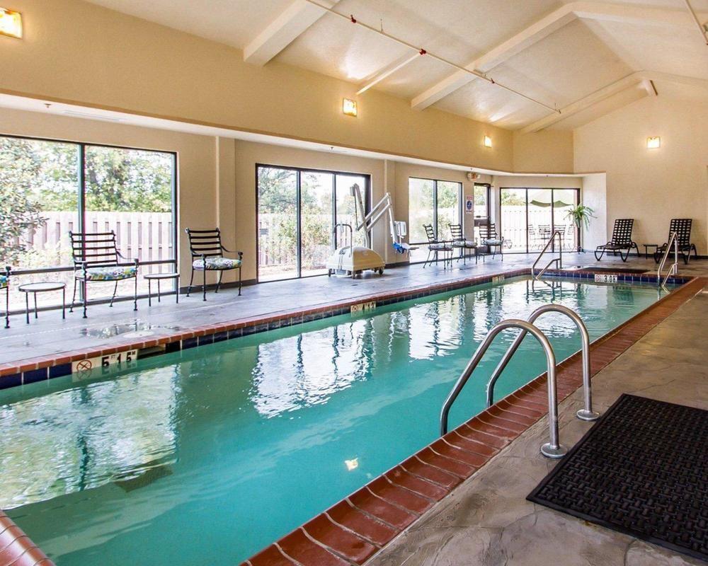 Vista Piscina Quality Inn & Suites Benton - Draffenville