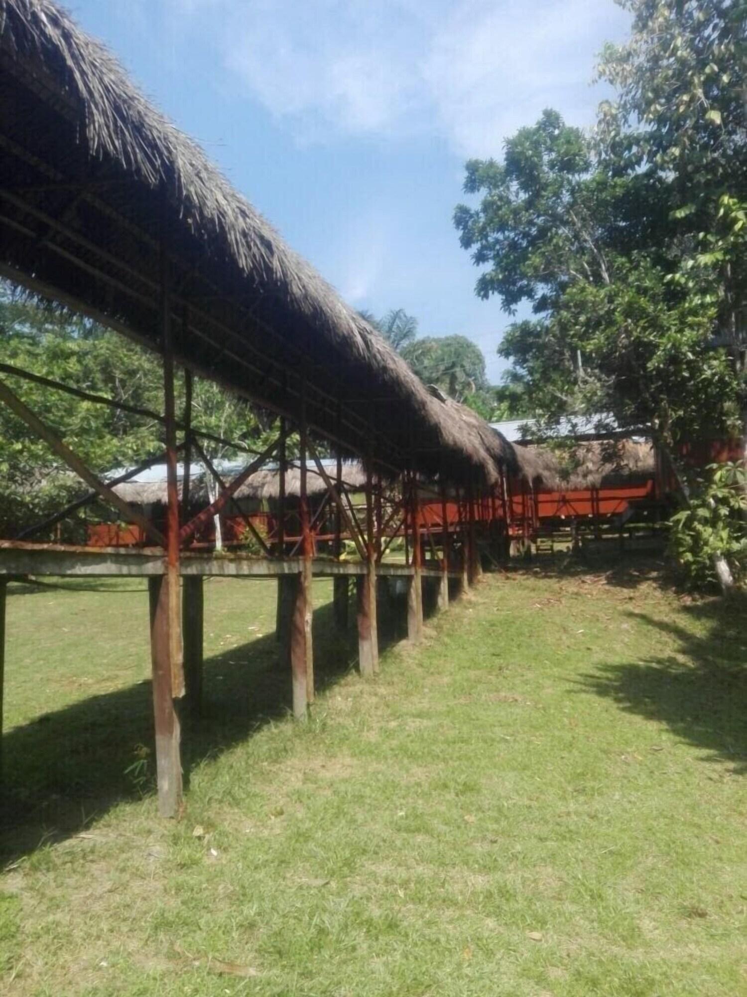 Vista Exterior Johmer Expedition Tours & Lodge