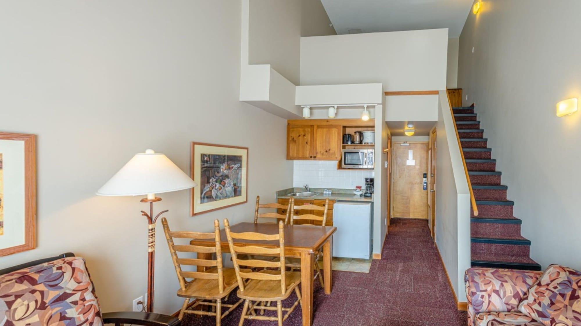Varios Cahilty Lodge
