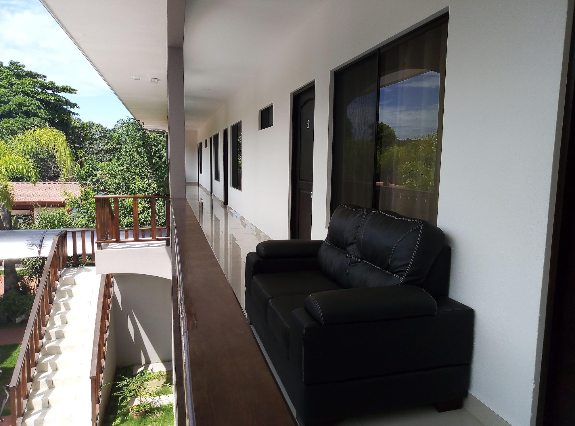 Varios Hotel Lime House