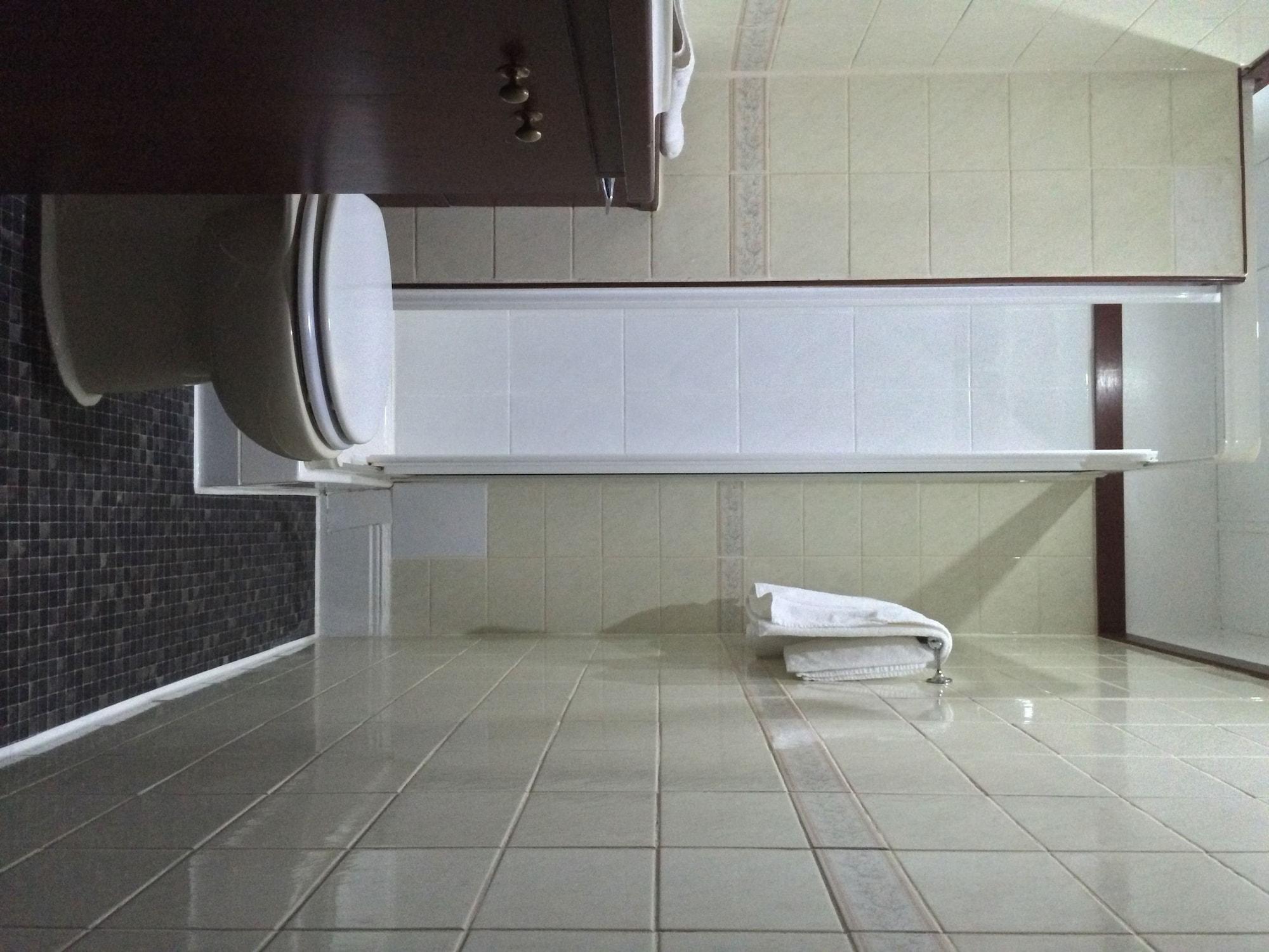 Equipamiento de Habitación London Continental Hotel