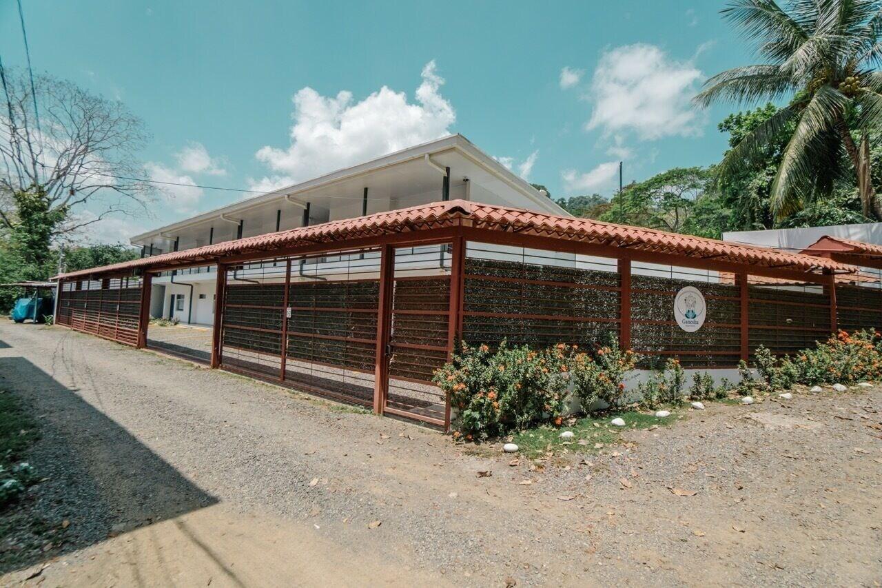 Varios Apartamentos Ganesha Jacó