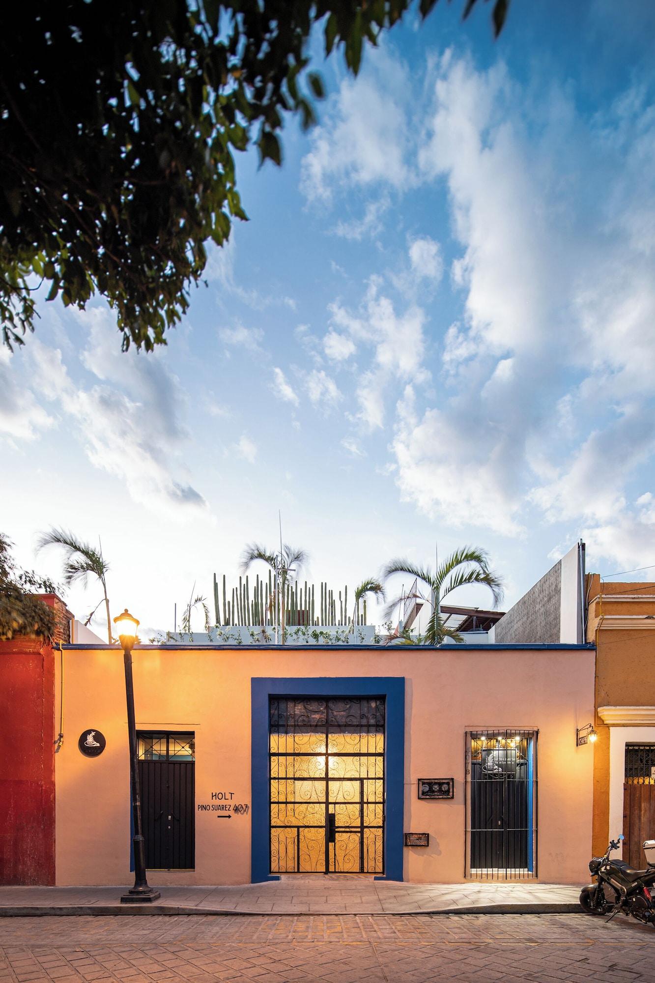 Vista Exterior Casa Lumos - Minimalist Comfort Suites in Centro Historico
