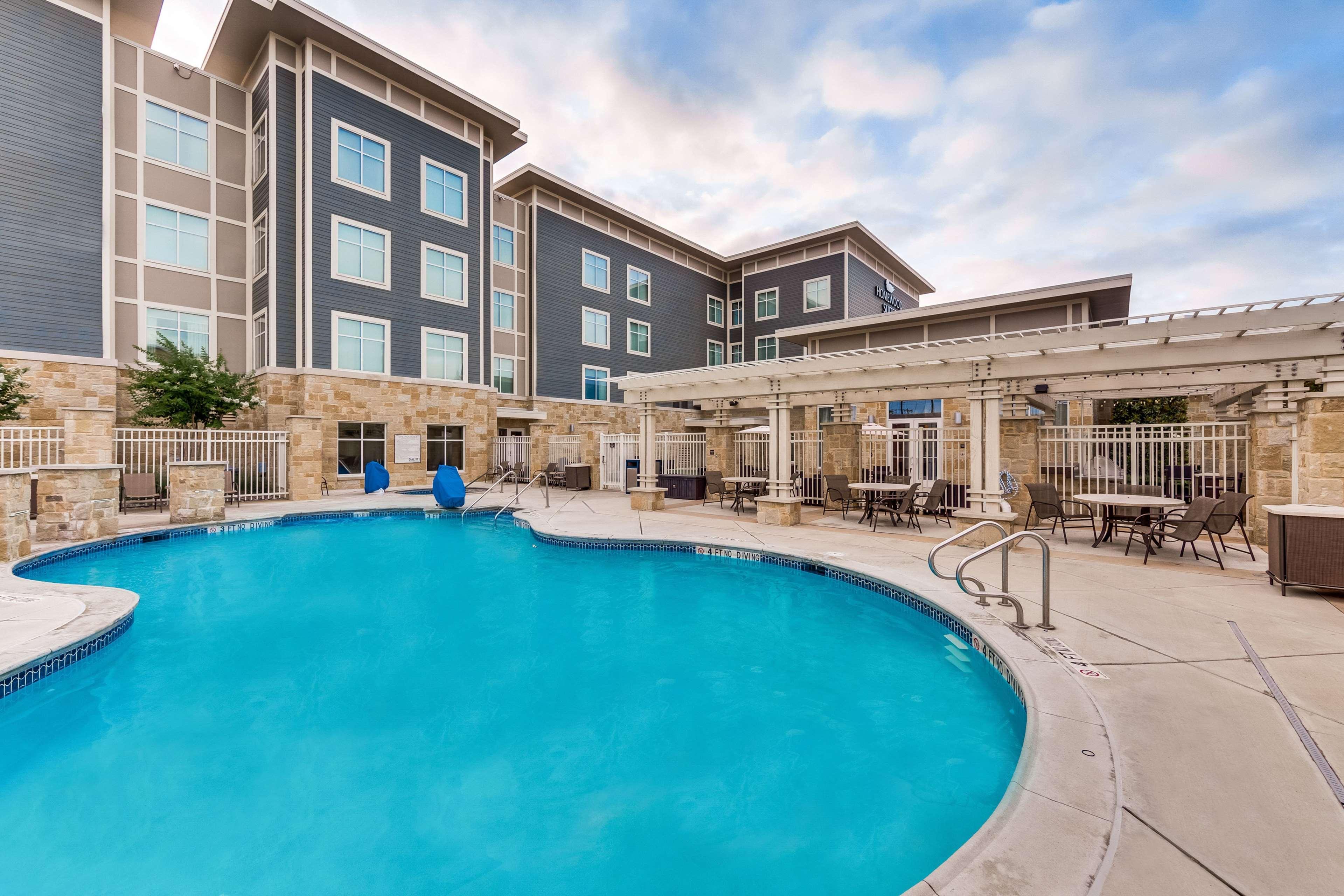 Vista Piscina Homewood Suites by Hilton Fort Worth - Medical Center, TX