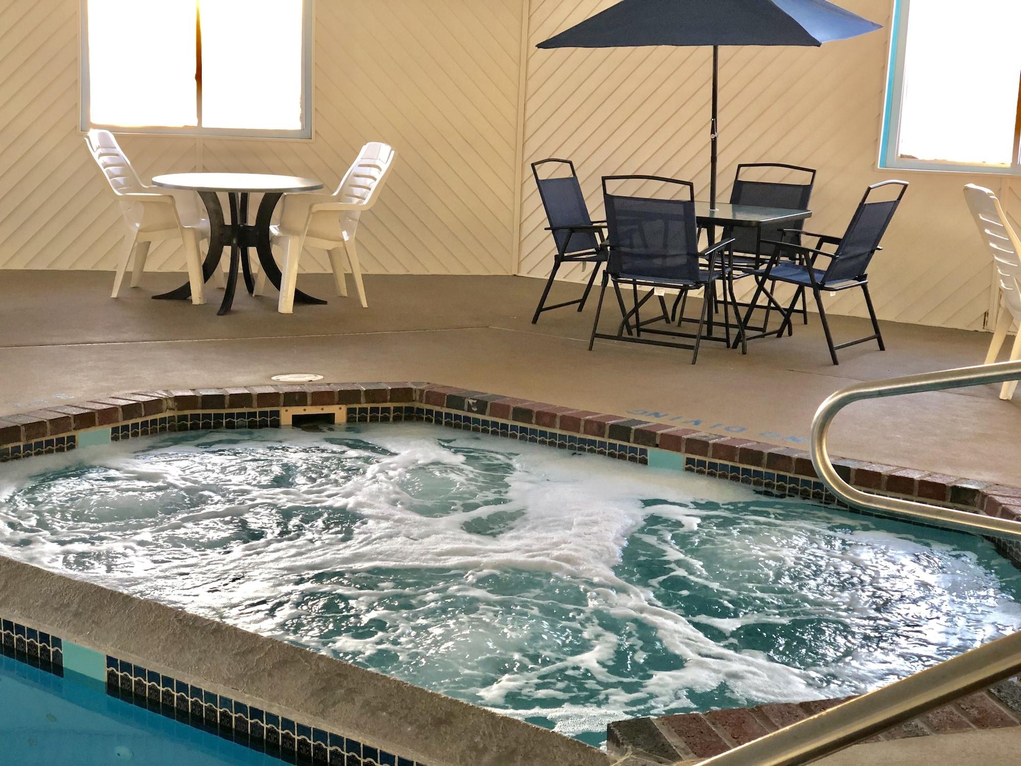 Spa Super 8 by Wyndham Escanaba