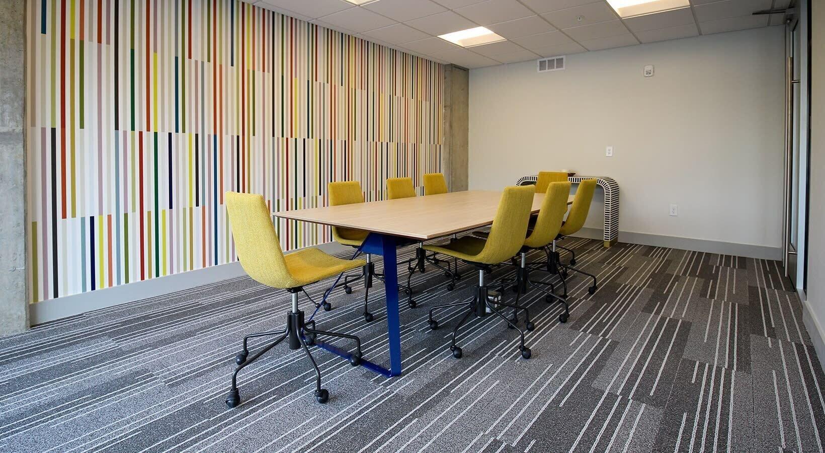 Sala de Reuniones CozySuites Artistry Cincinnati