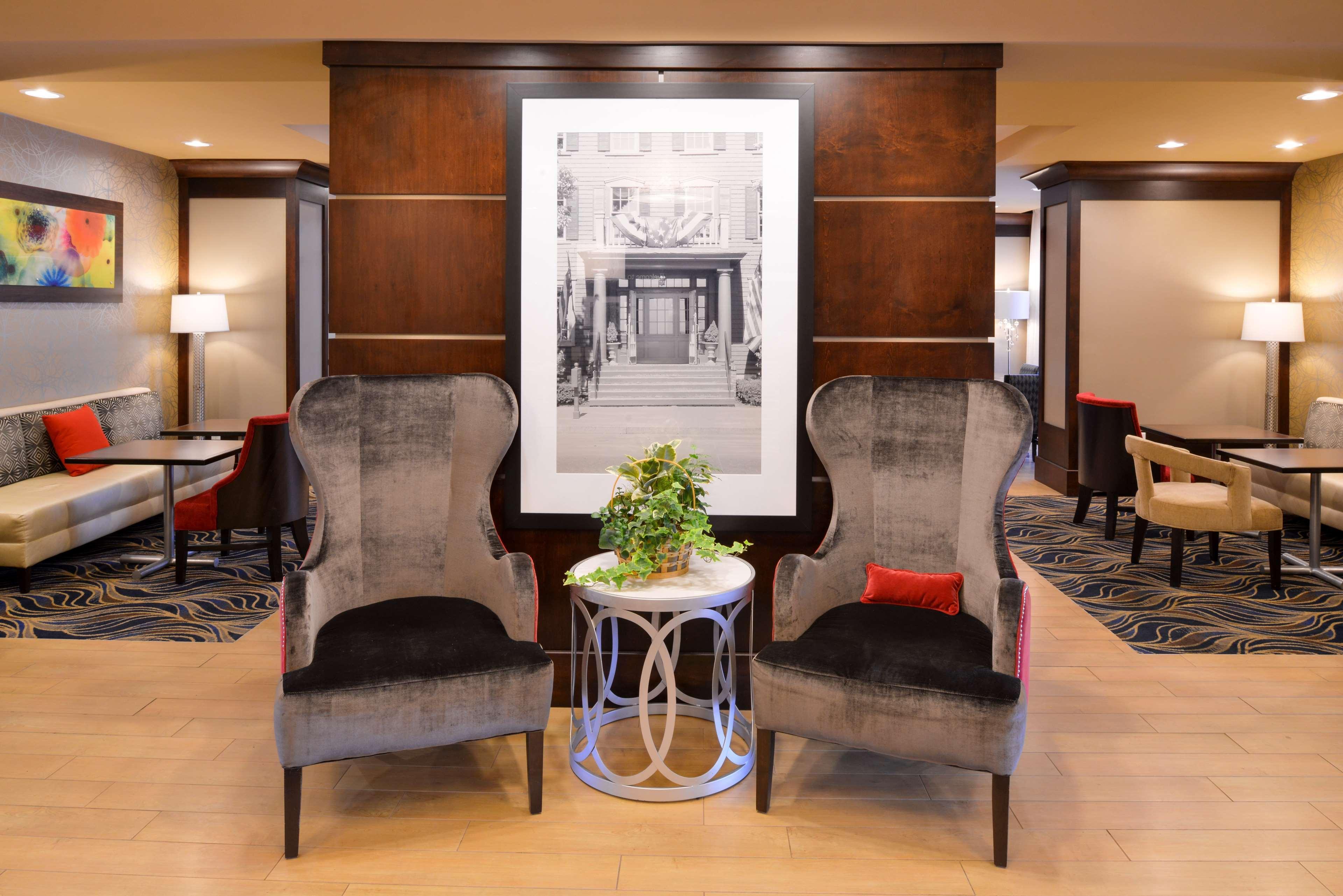 Vista Lobby Hampton Inn Rome