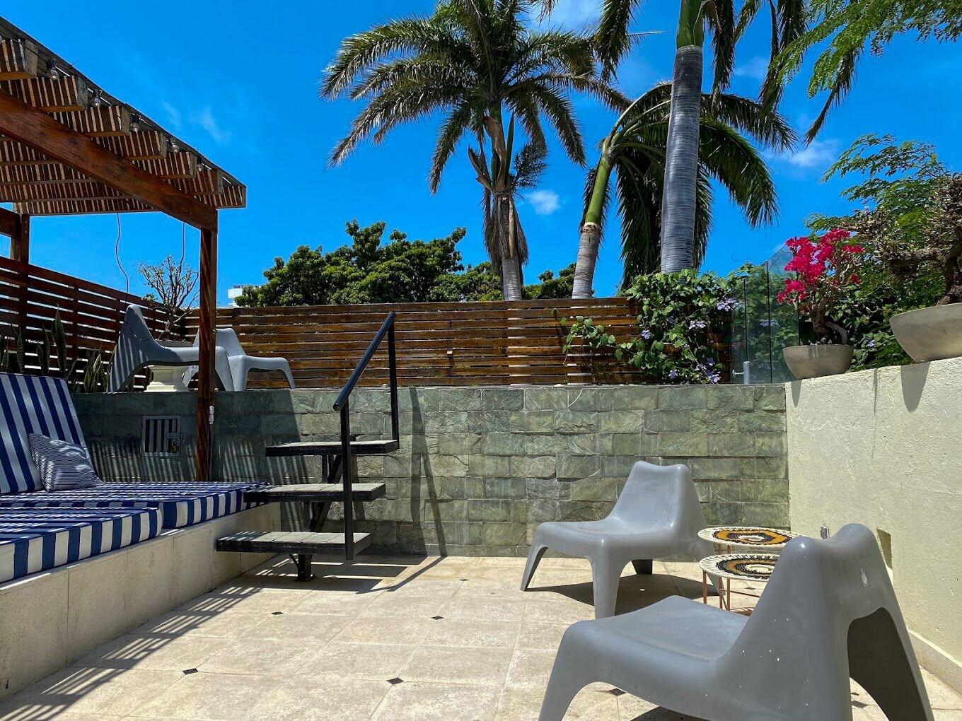 Varios Casa Charlotte Alma Hotels