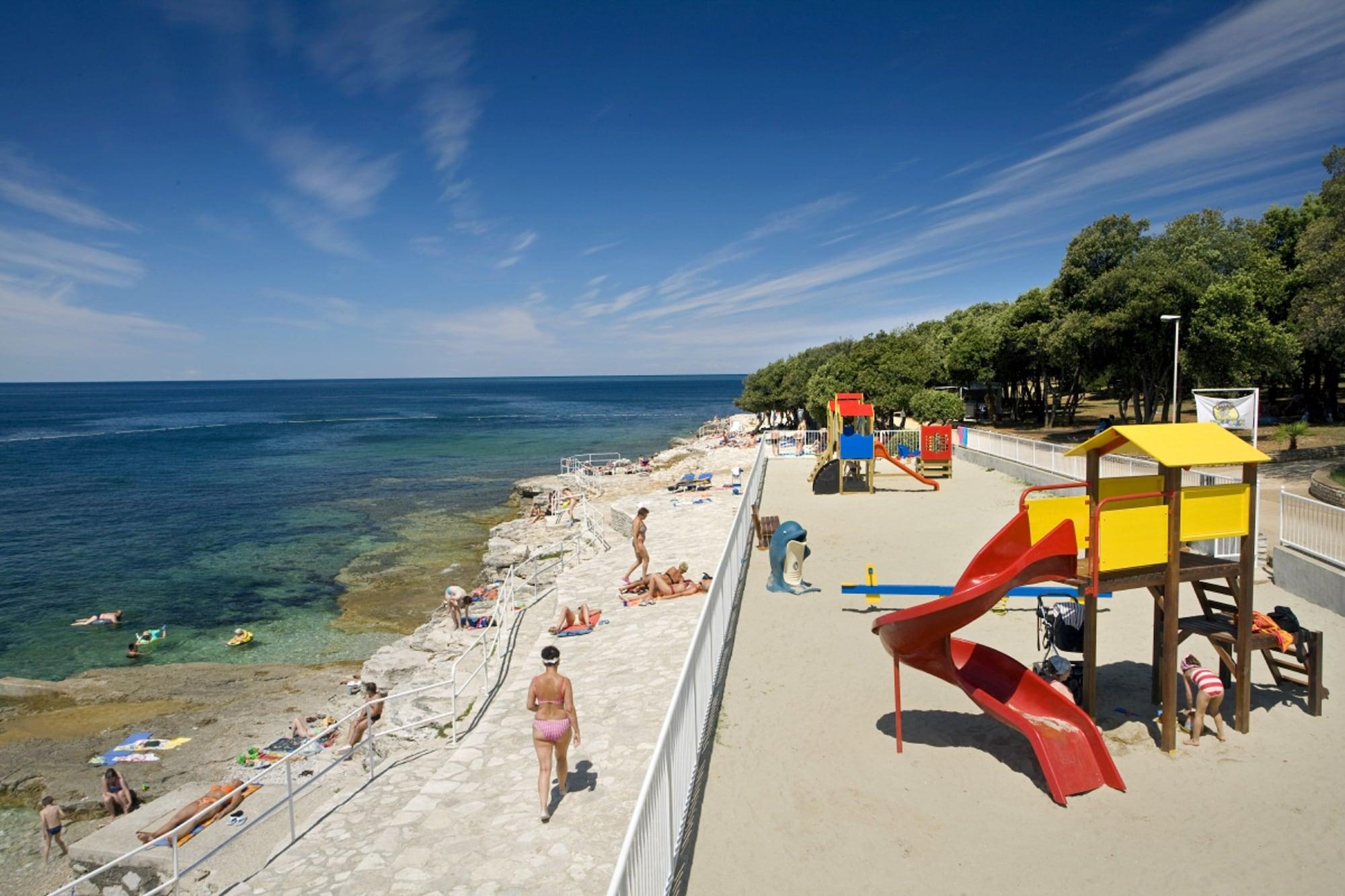 Playa Lanterna Resort