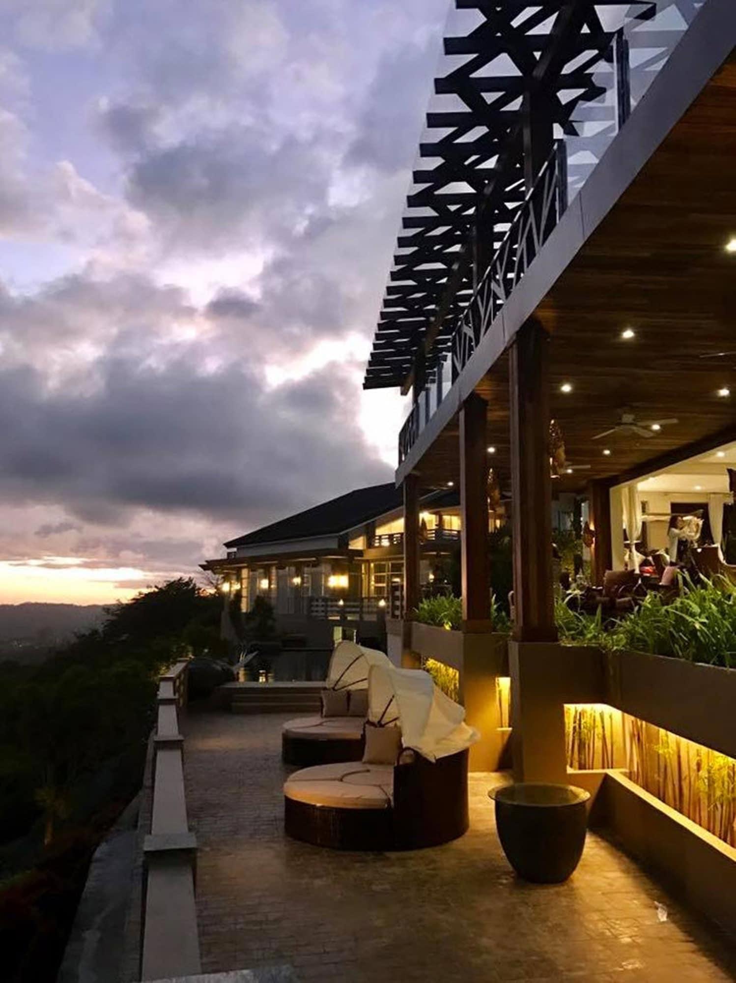 Vista Exterior The Oriental Luxury Suites Tagaytay