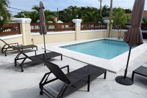 Arriendo temporal - Spacious 3-Bedroom Apartment with WiFi & AC in Lovely Nassau