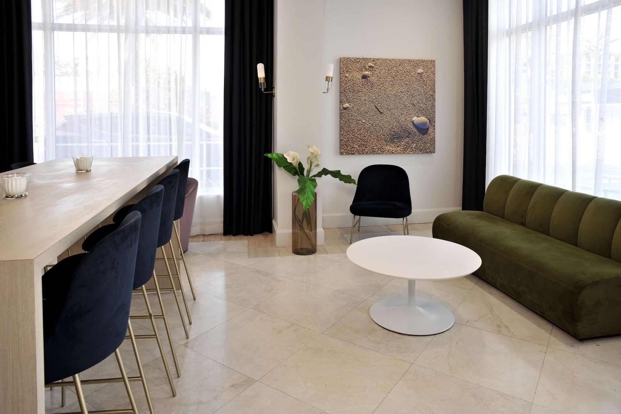 Vista Lobby Hotel Dello Ft Lauderdale Airport, Tapestry Collection by Hilton