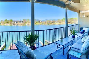Alquiler Vacacional - Luxury Lake Hamilton Condo w/180° Lakefront View-Main Channel, Central Location!