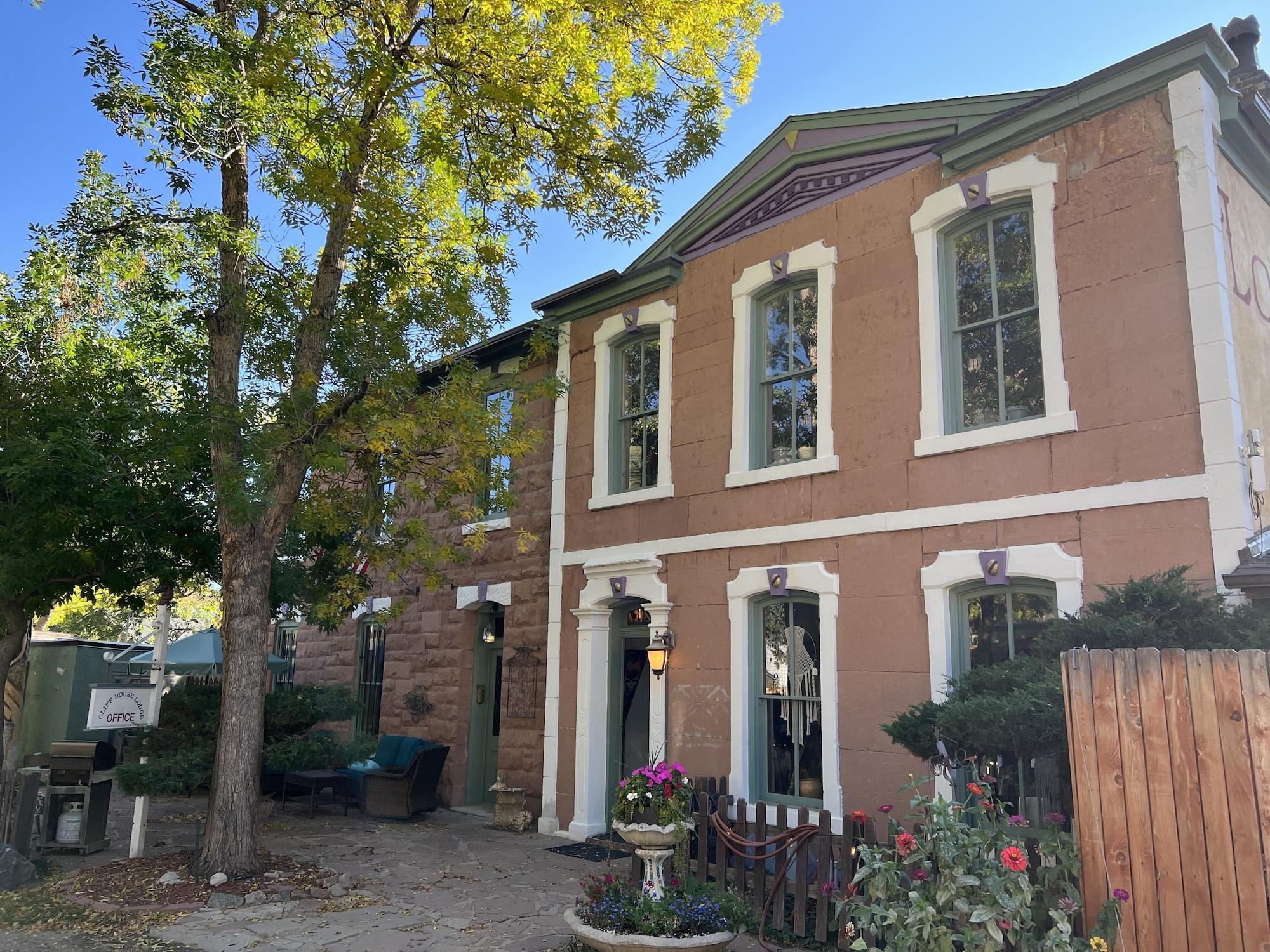 Vista Exterior Cliff House Lodge B&B