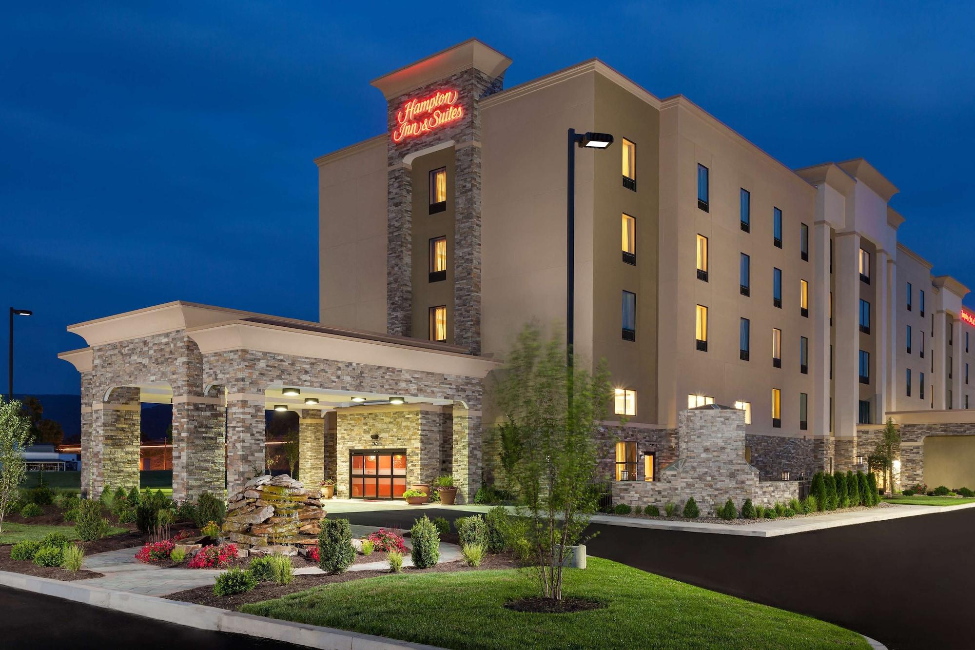 Vista Exterior Hampton Inn & Suites Williamsport-Faxon Exit