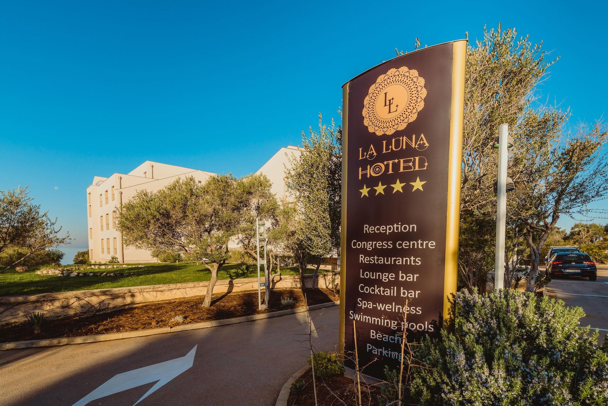 Vista Exterior Family Hotel La Luna