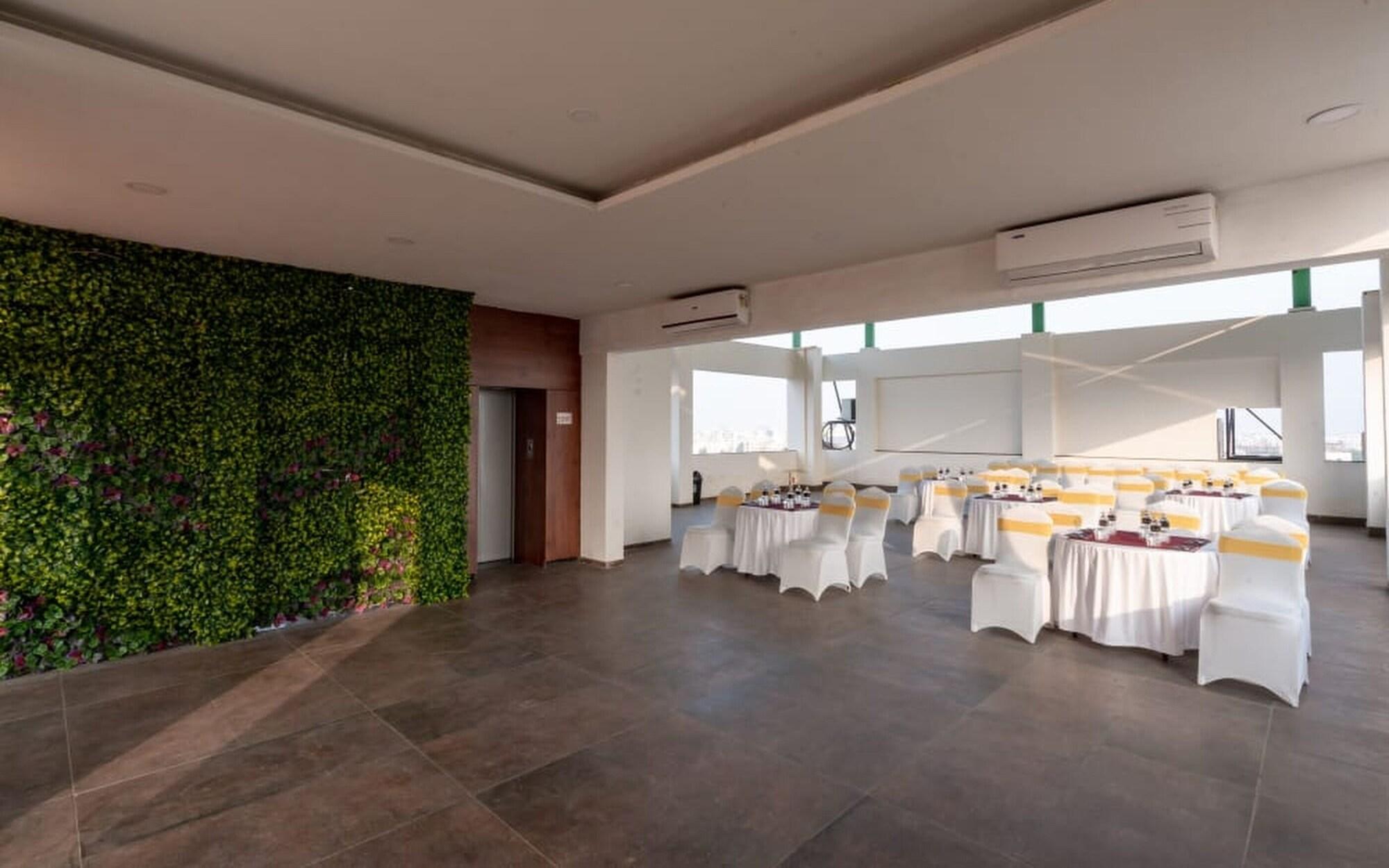 Sala de Reuniones Springdale Suites - Nagpur