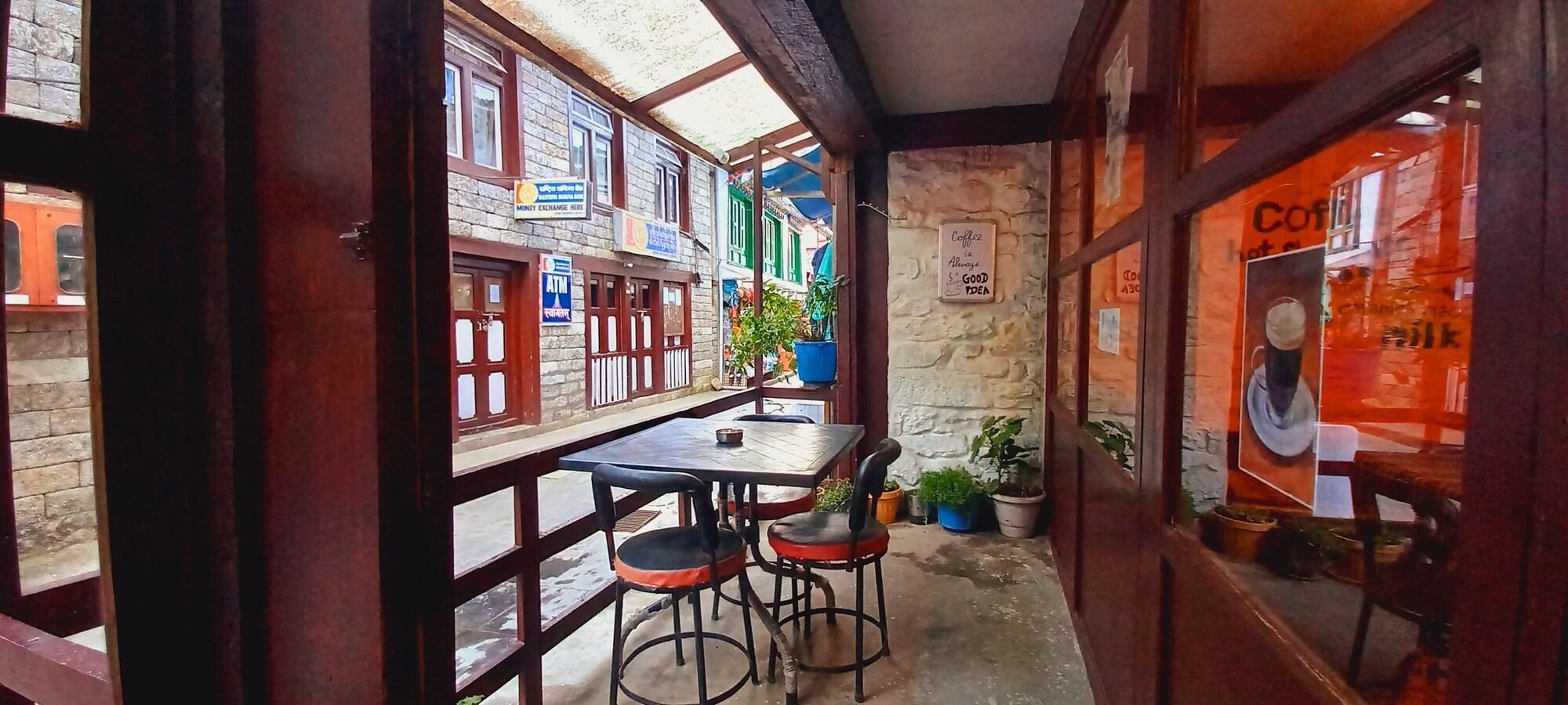 Vista Exterior Lama Hotel